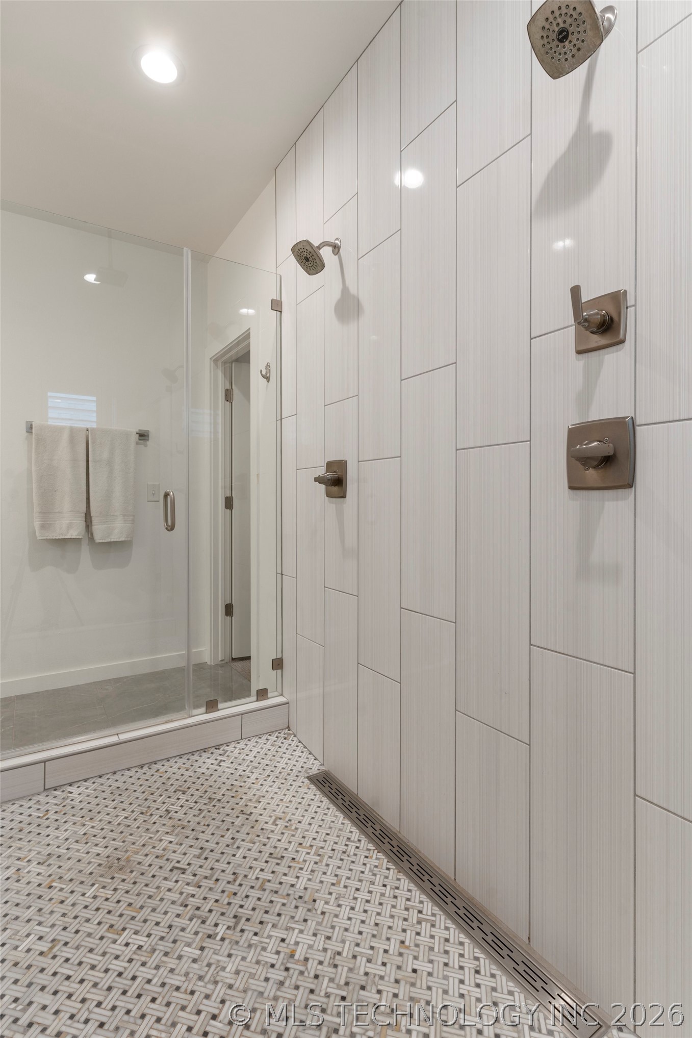 1109 S Kalanchoe Avenue