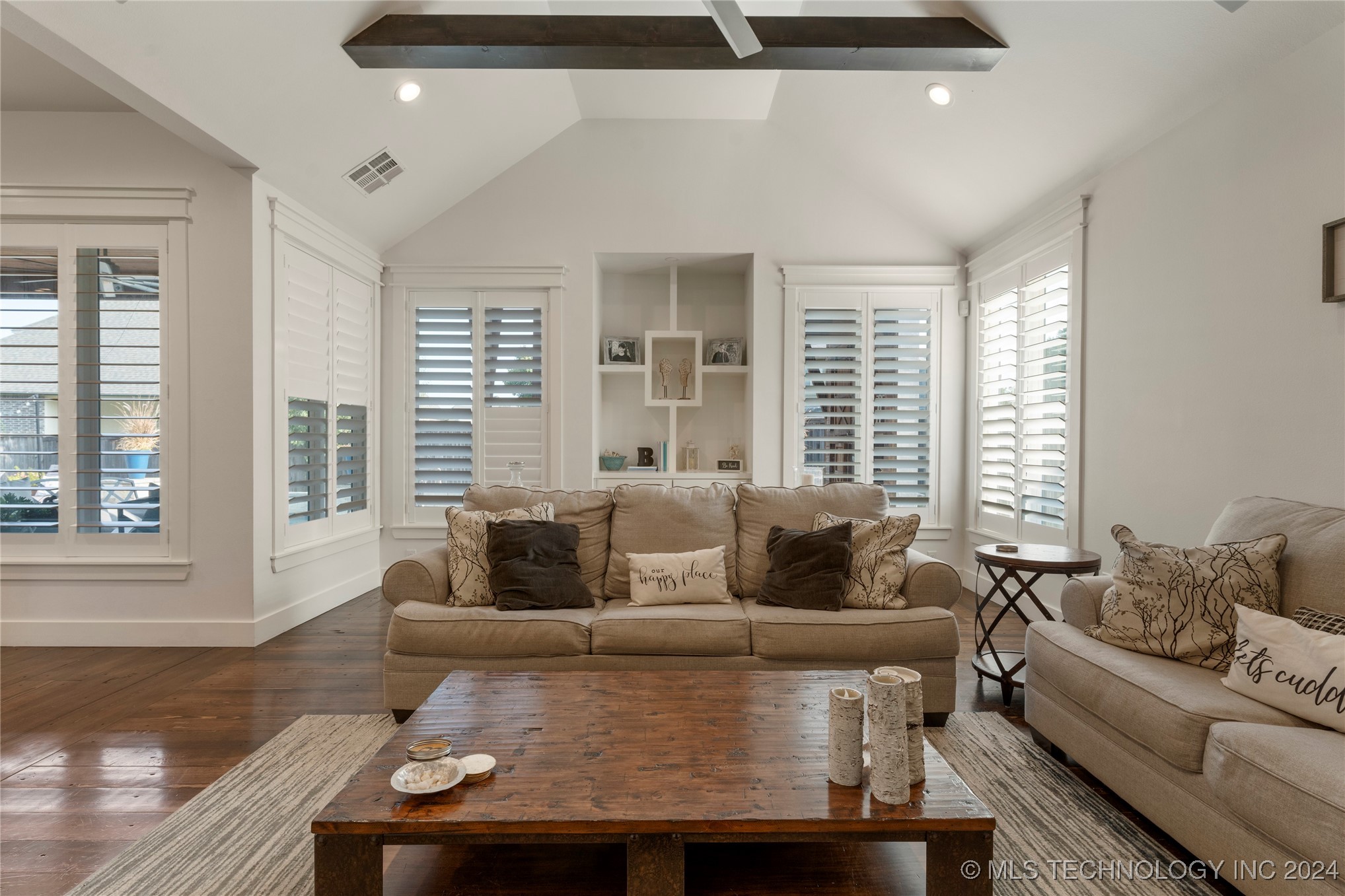 1109 S Kalanchoe Avenue