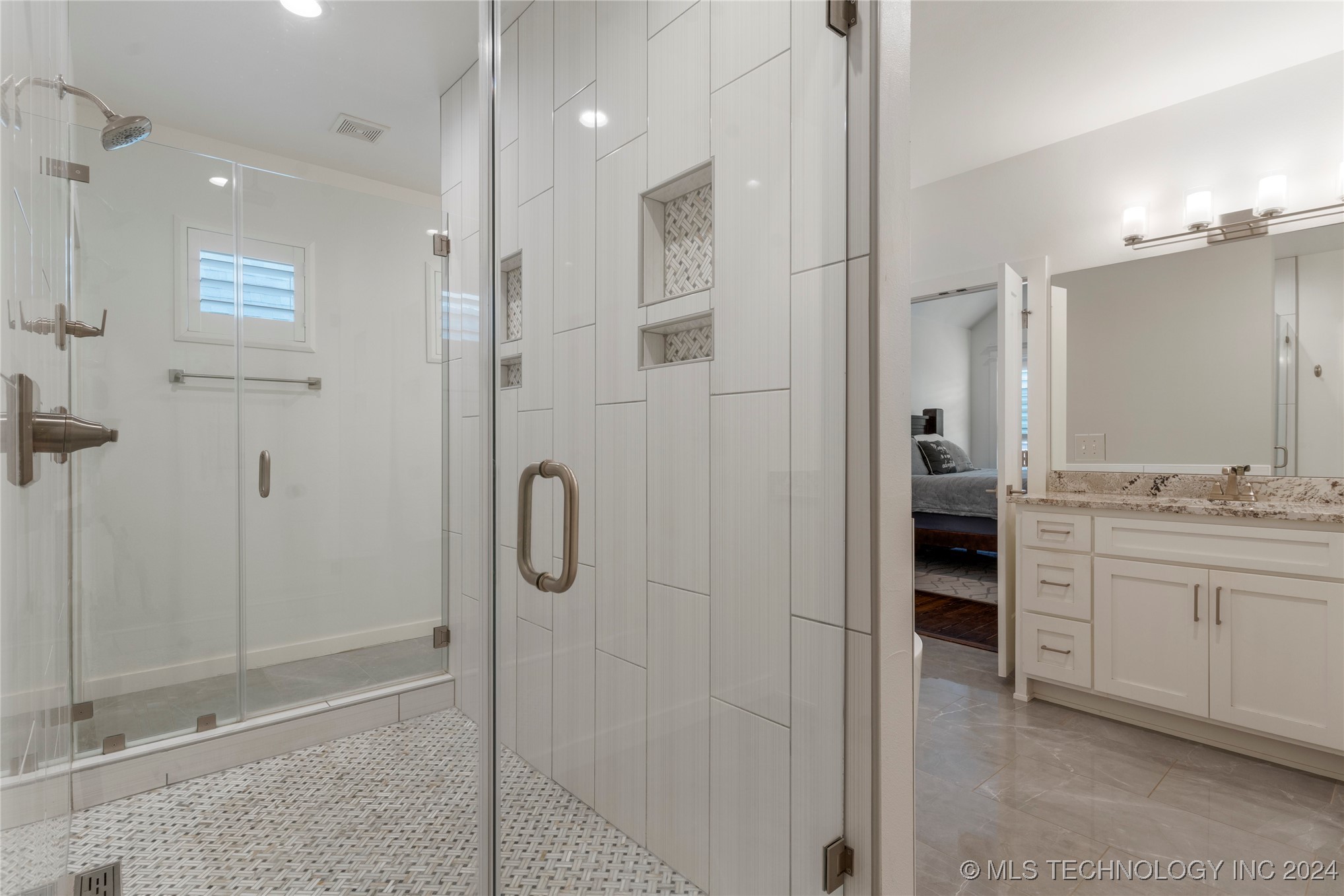 1109 S Kalanchoe Avenue