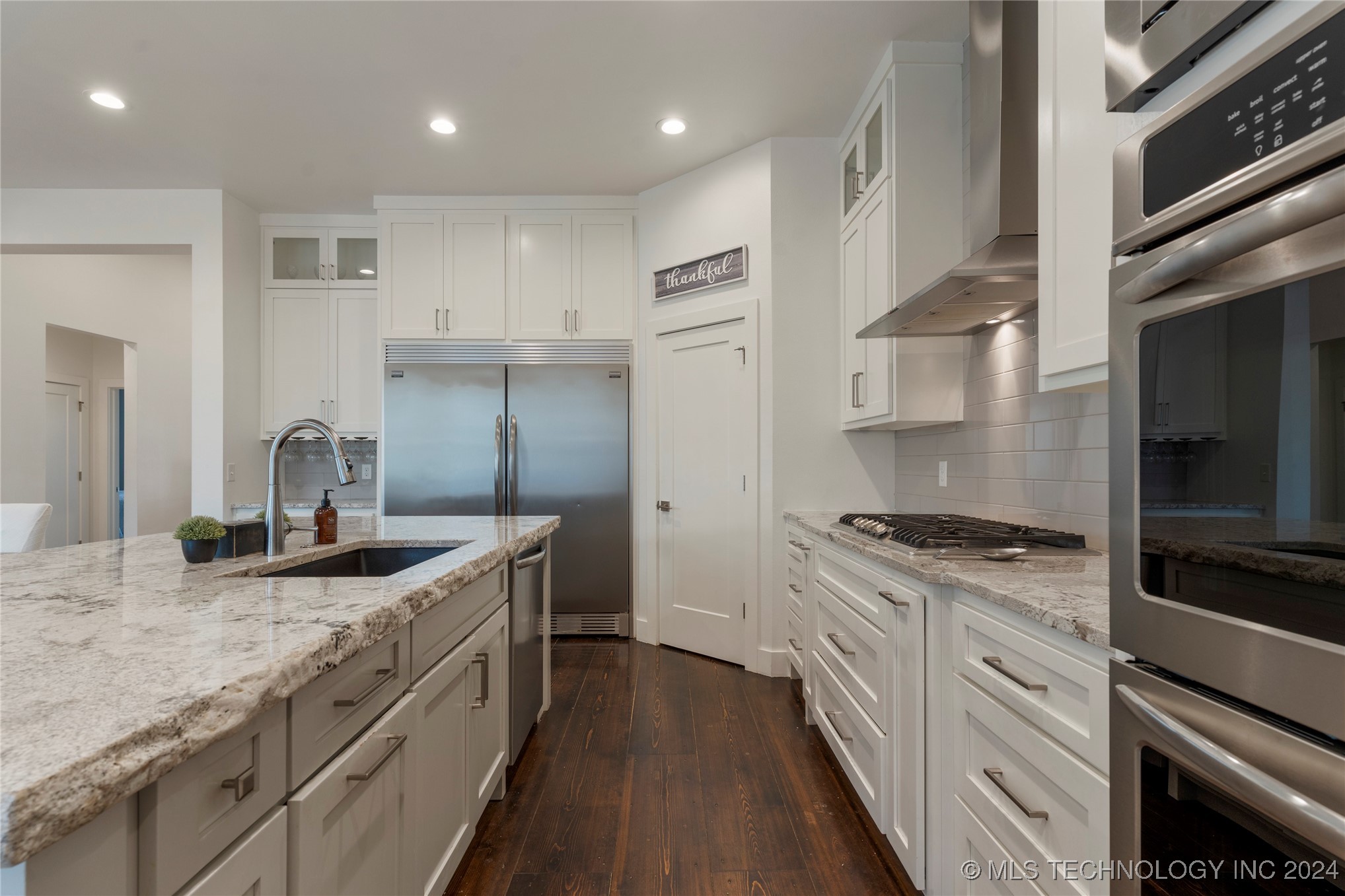 1109 S Kalanchoe Avenue