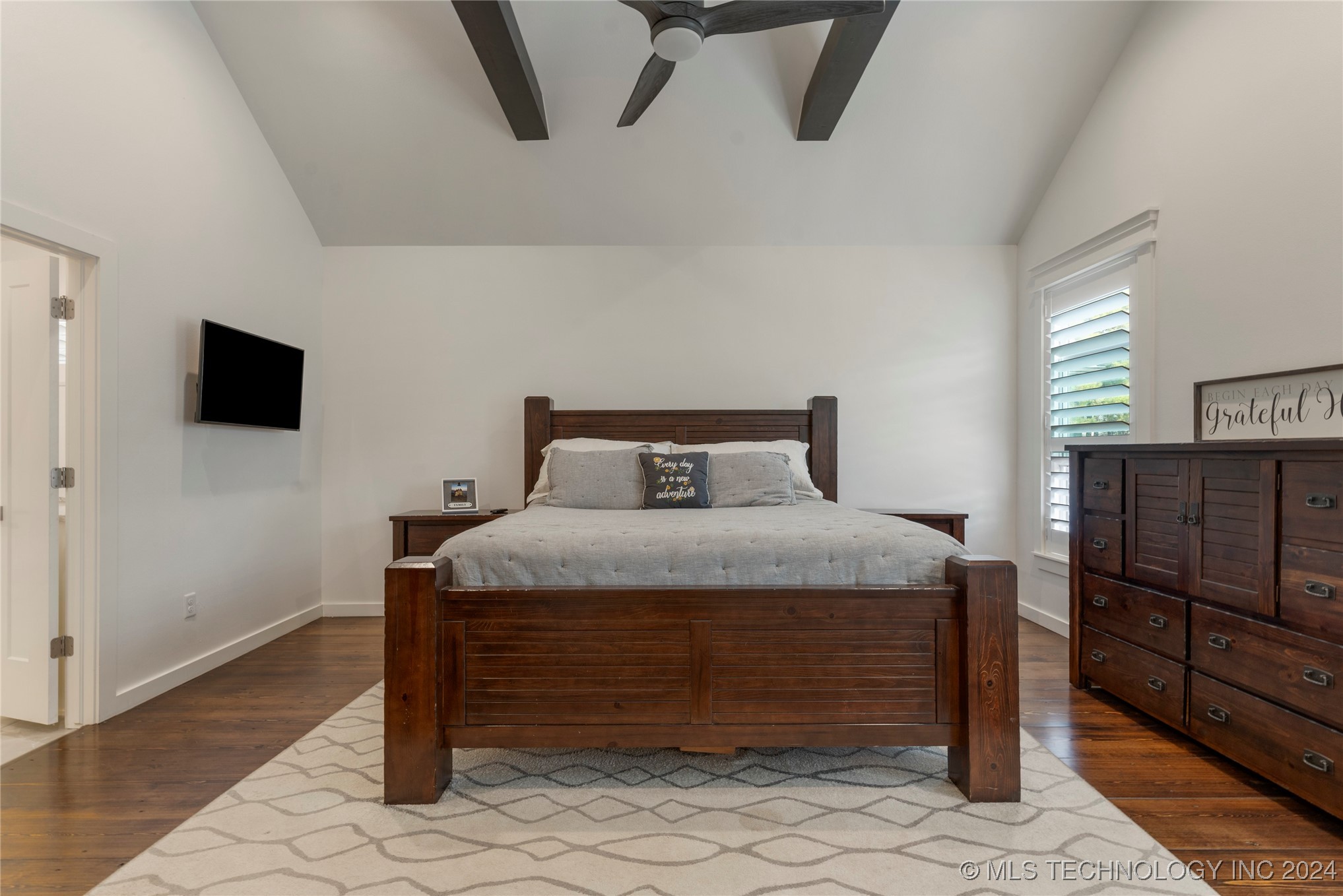1109 S Kalanchoe Avenue