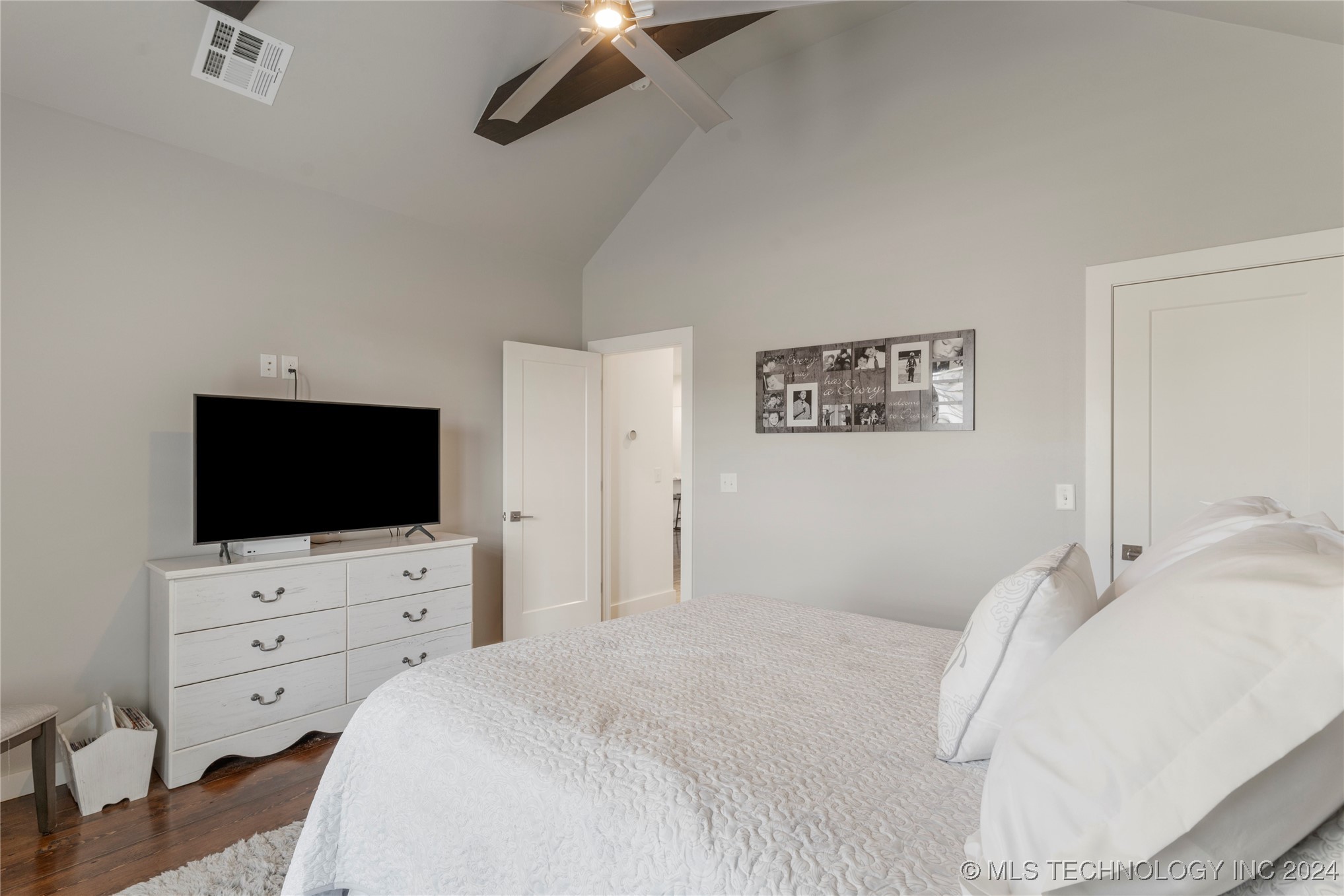 1109 S Kalanchoe Avenue