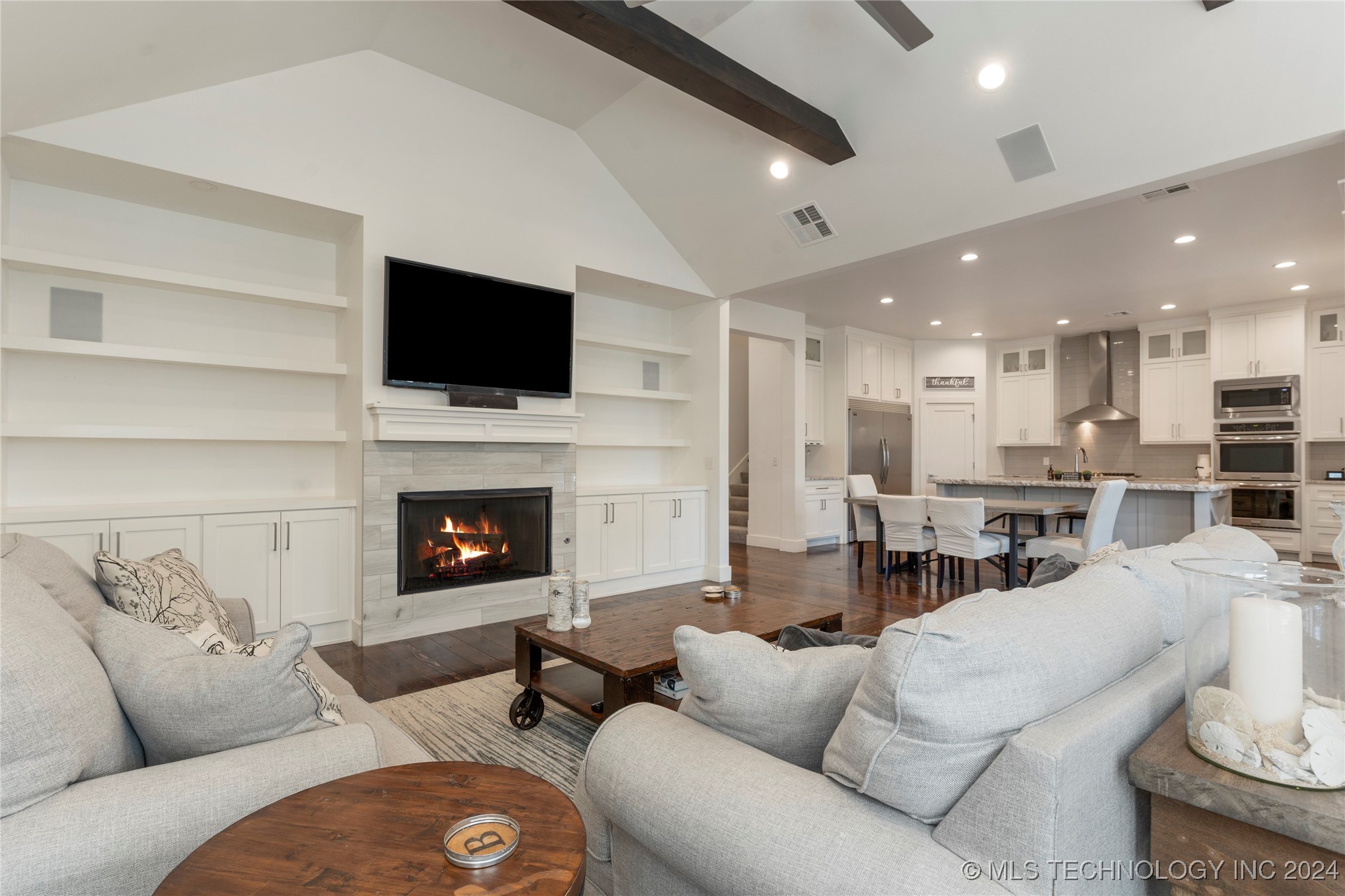 1109 S Kalanchoe Avenue