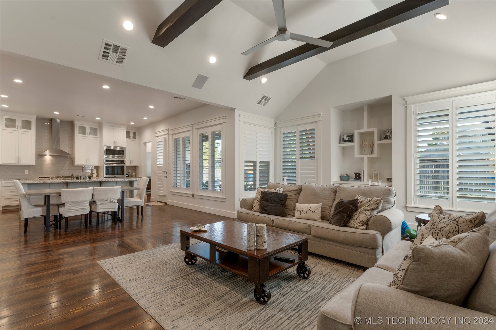 1109 S Kalanchoe Avenue