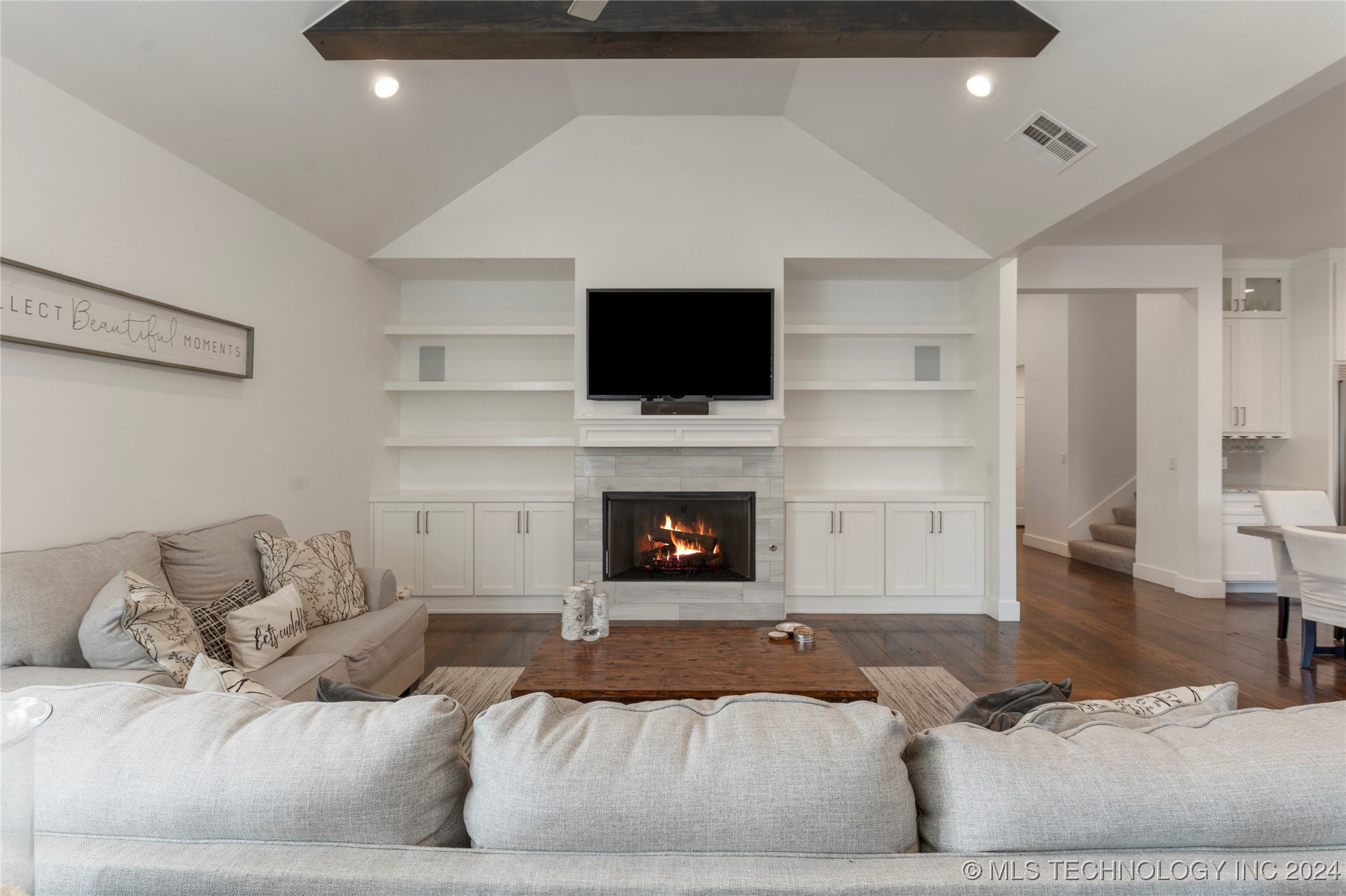 1109 S Kalanchoe Avenue