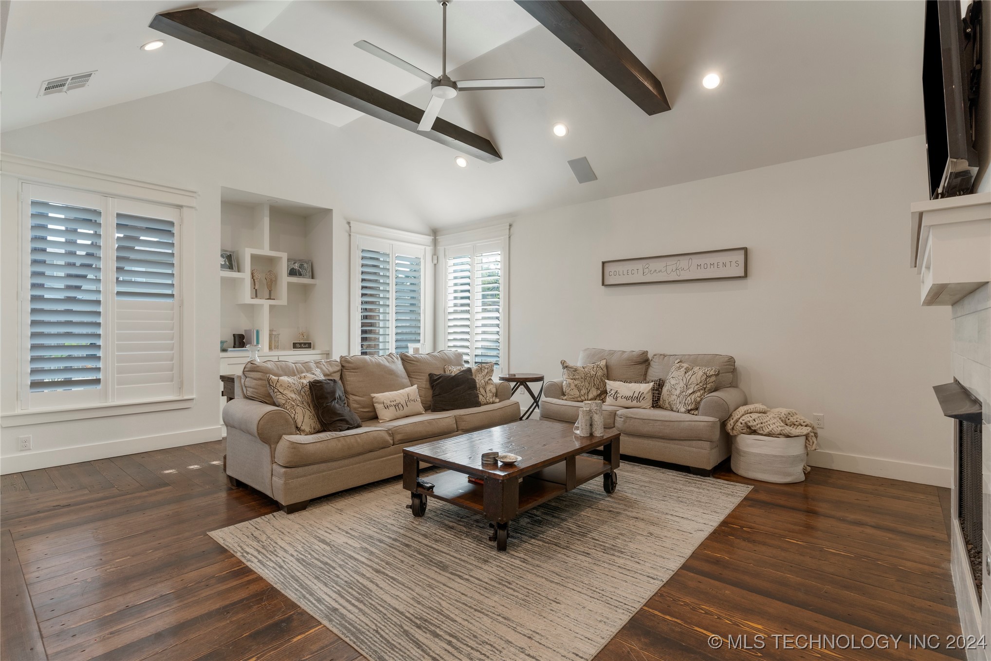 1109 S Kalanchoe Avenue