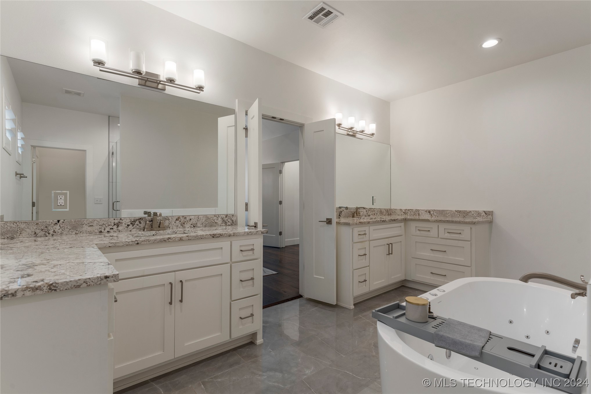 1109 S Kalanchoe Avenue