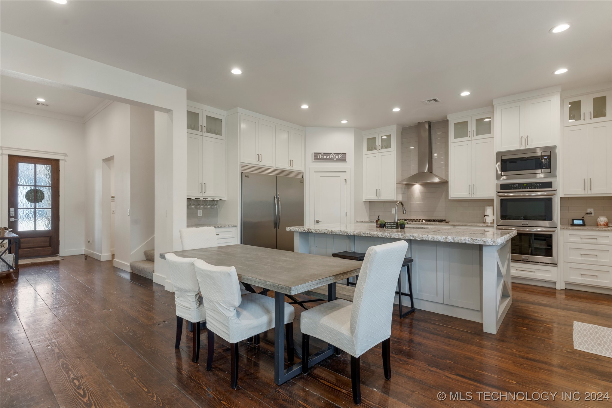 1109 S Kalanchoe Avenue