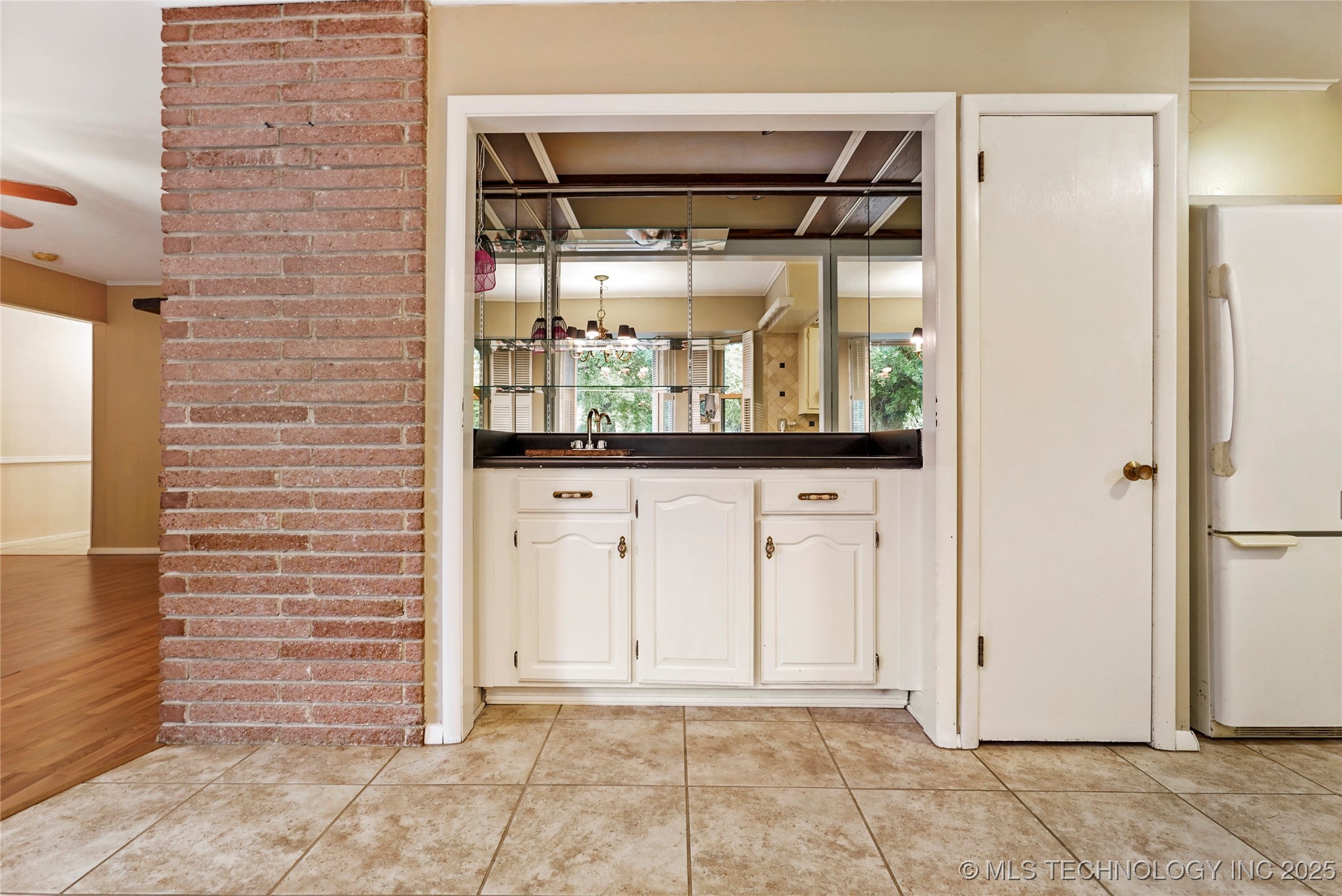6946 E 20th Place