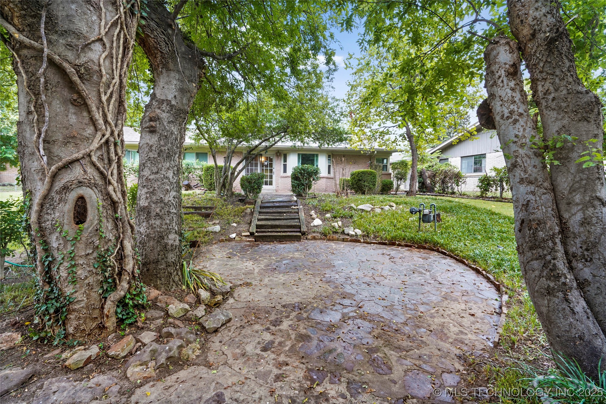 6946 E 20th Place