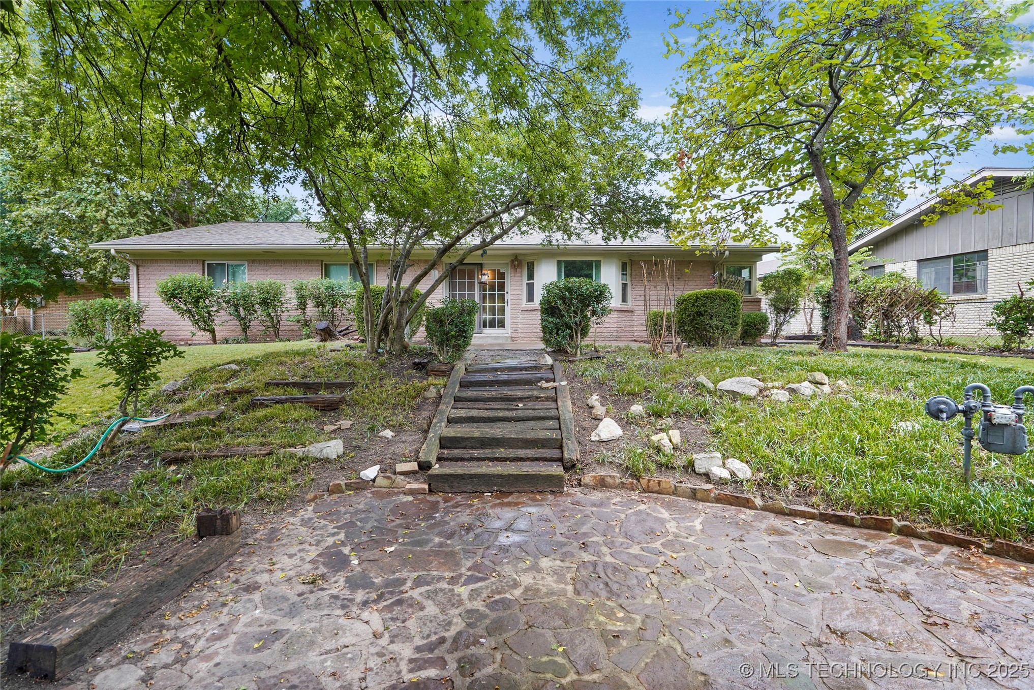6946 E 20th Place