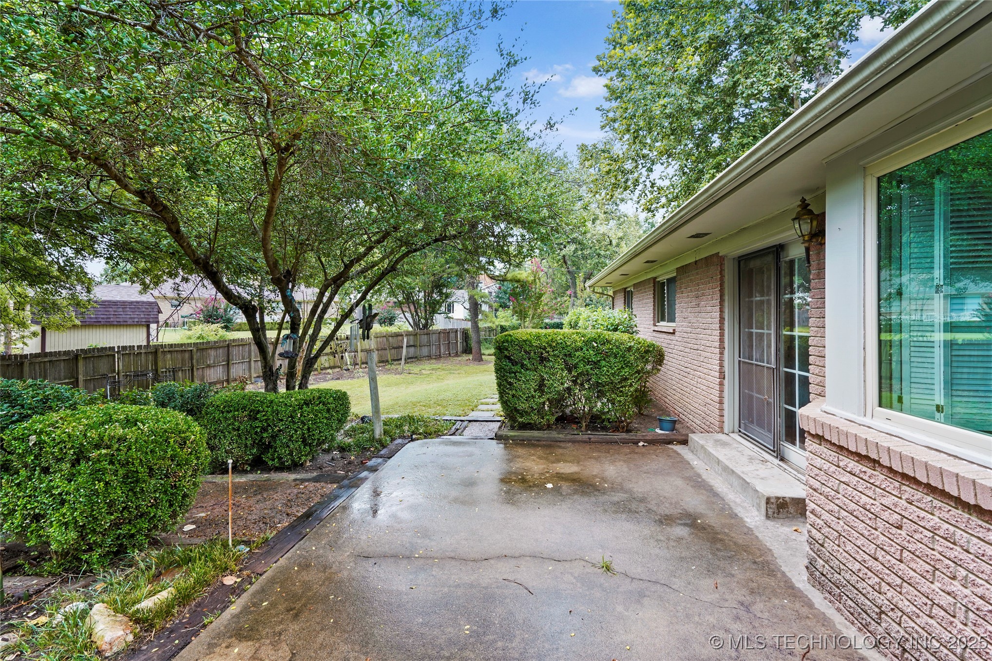 6946 E 20th Place