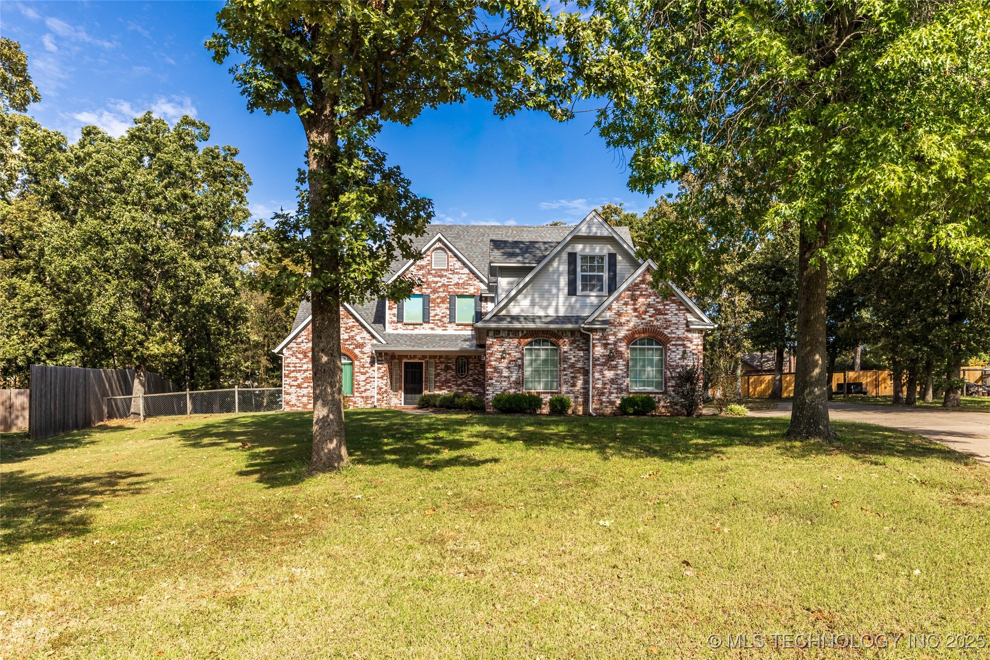 501 W 35th Place