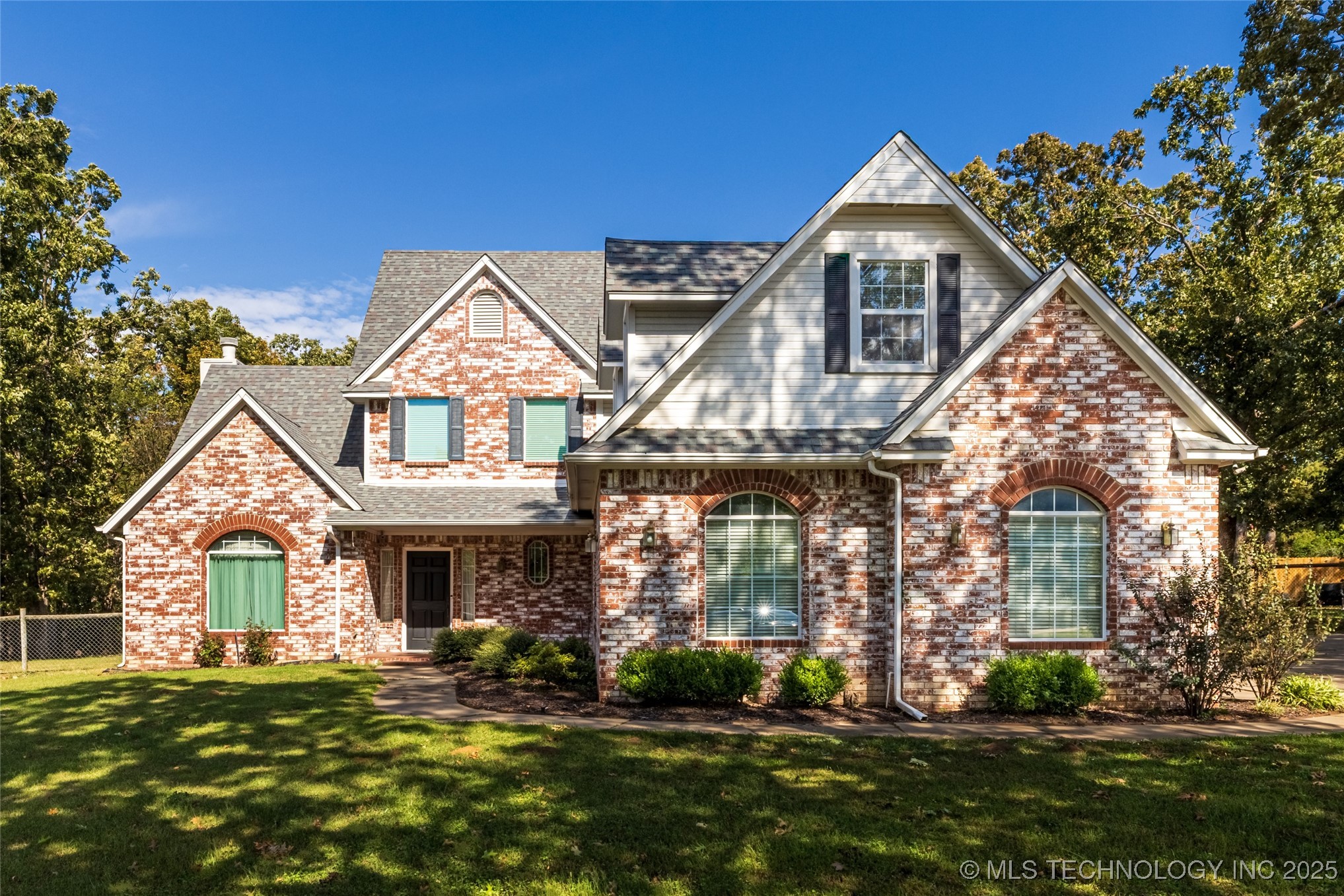 501 W 35th Place