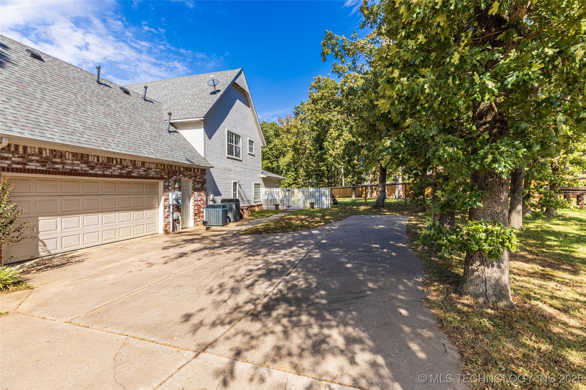 501 W 35th Place