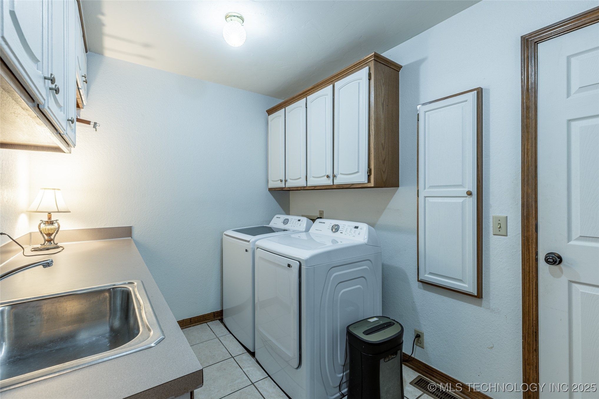 501 W 35th Place