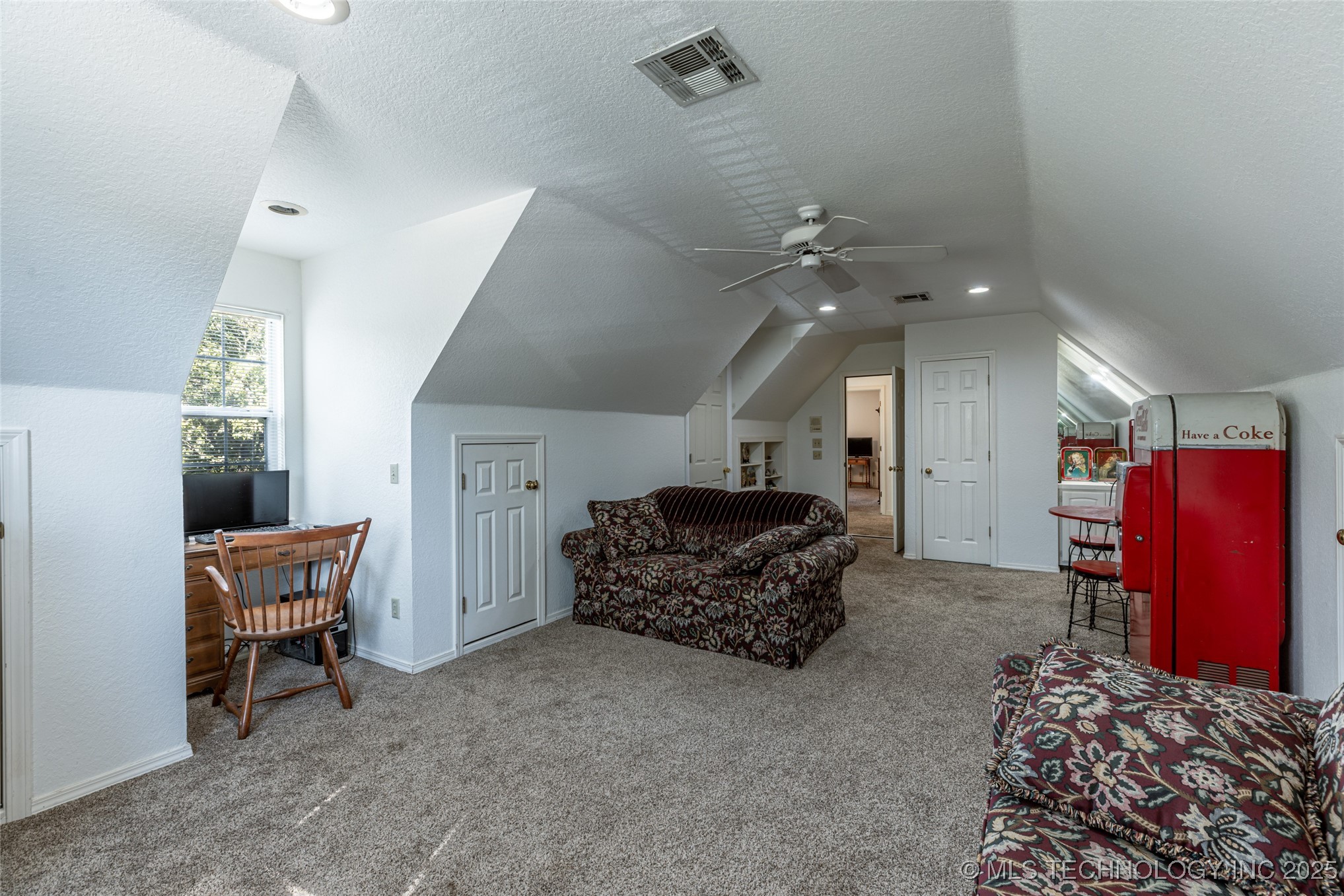 501 W 35th Place