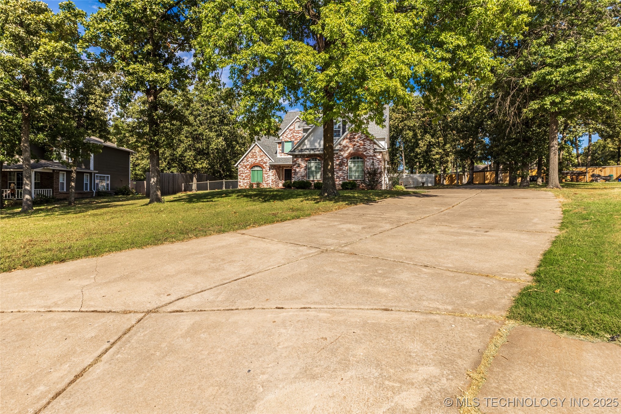 501 W 35th Place