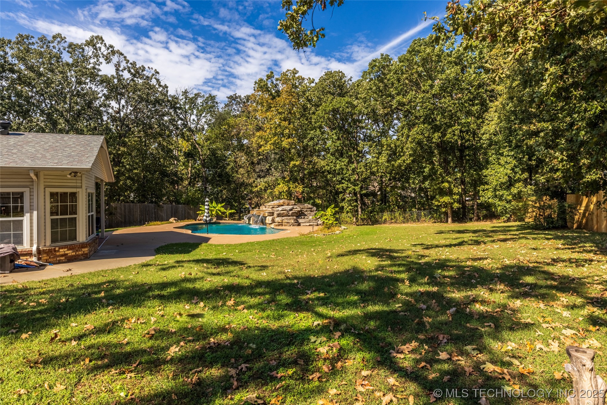 501 W 35th Place