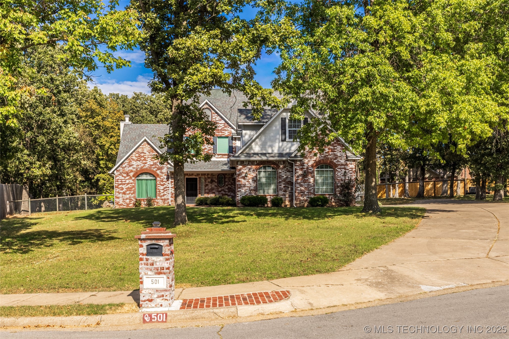 501 W 35th Place