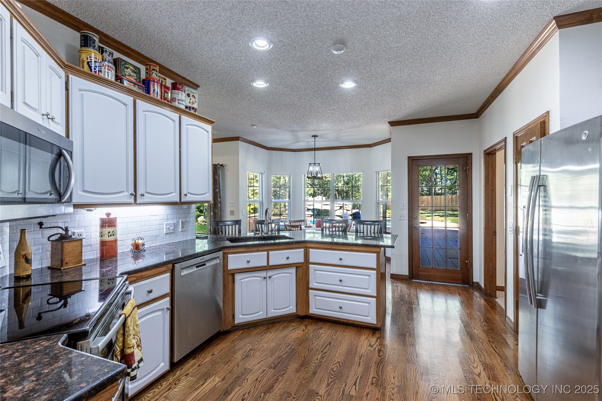 501 W 35th Place