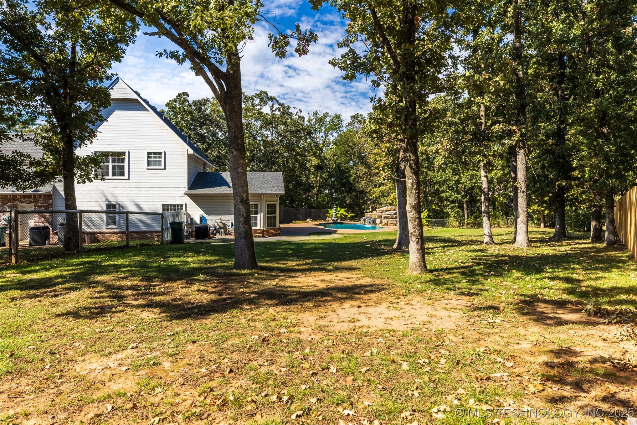 501 W 35th Place