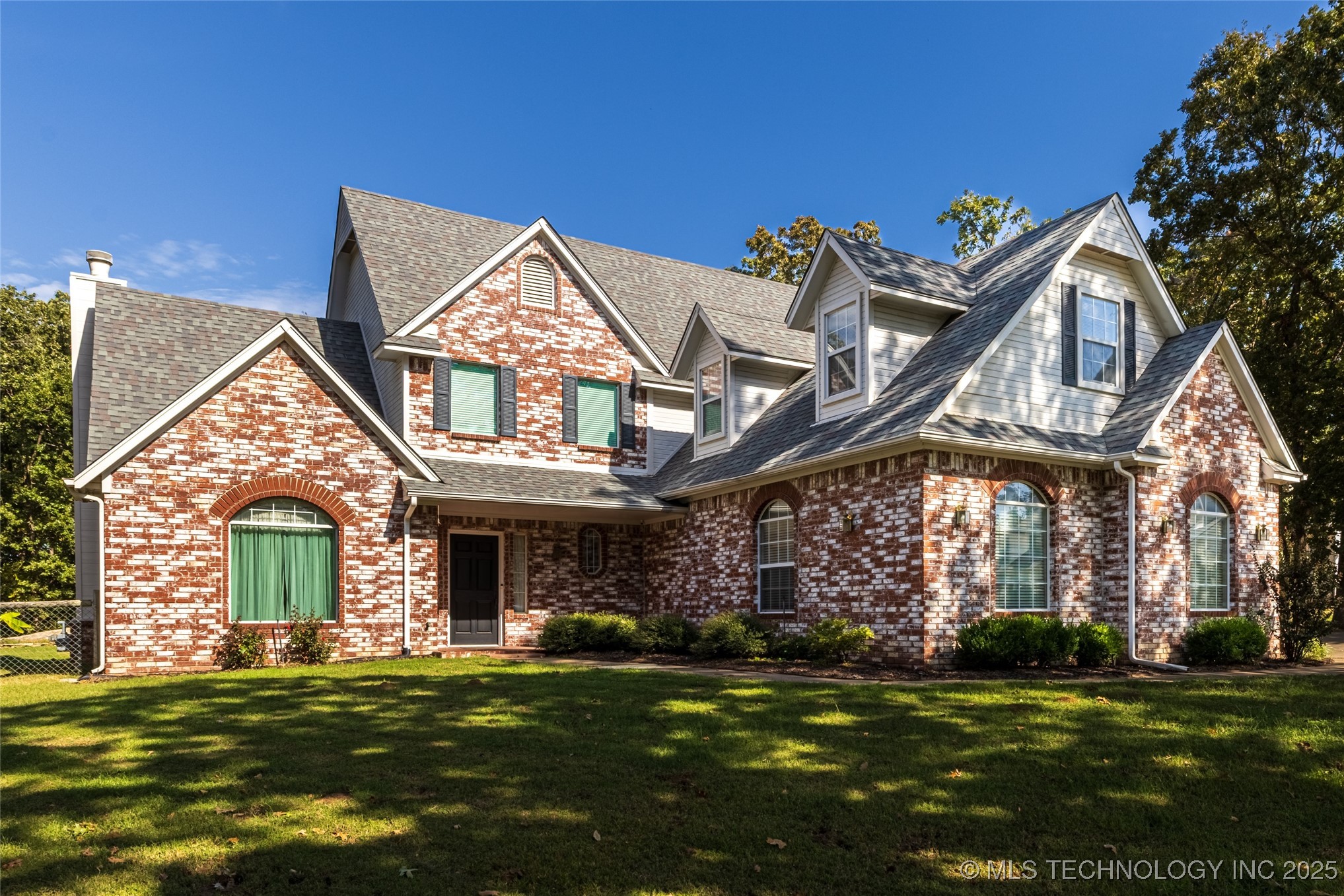 501 W 35th Place