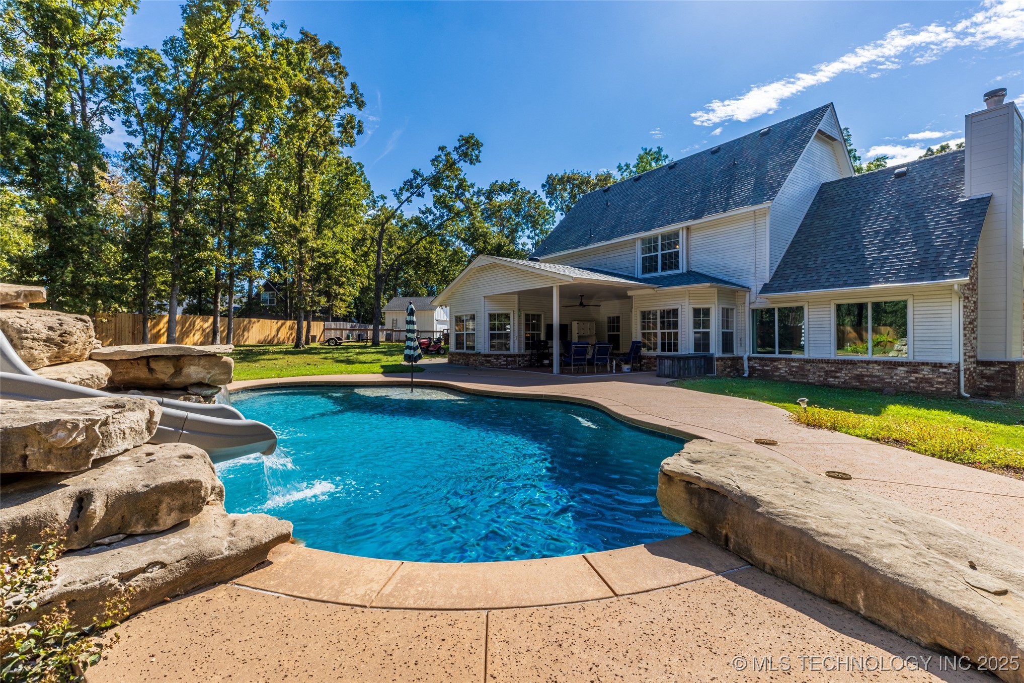 501 W 35th Place
