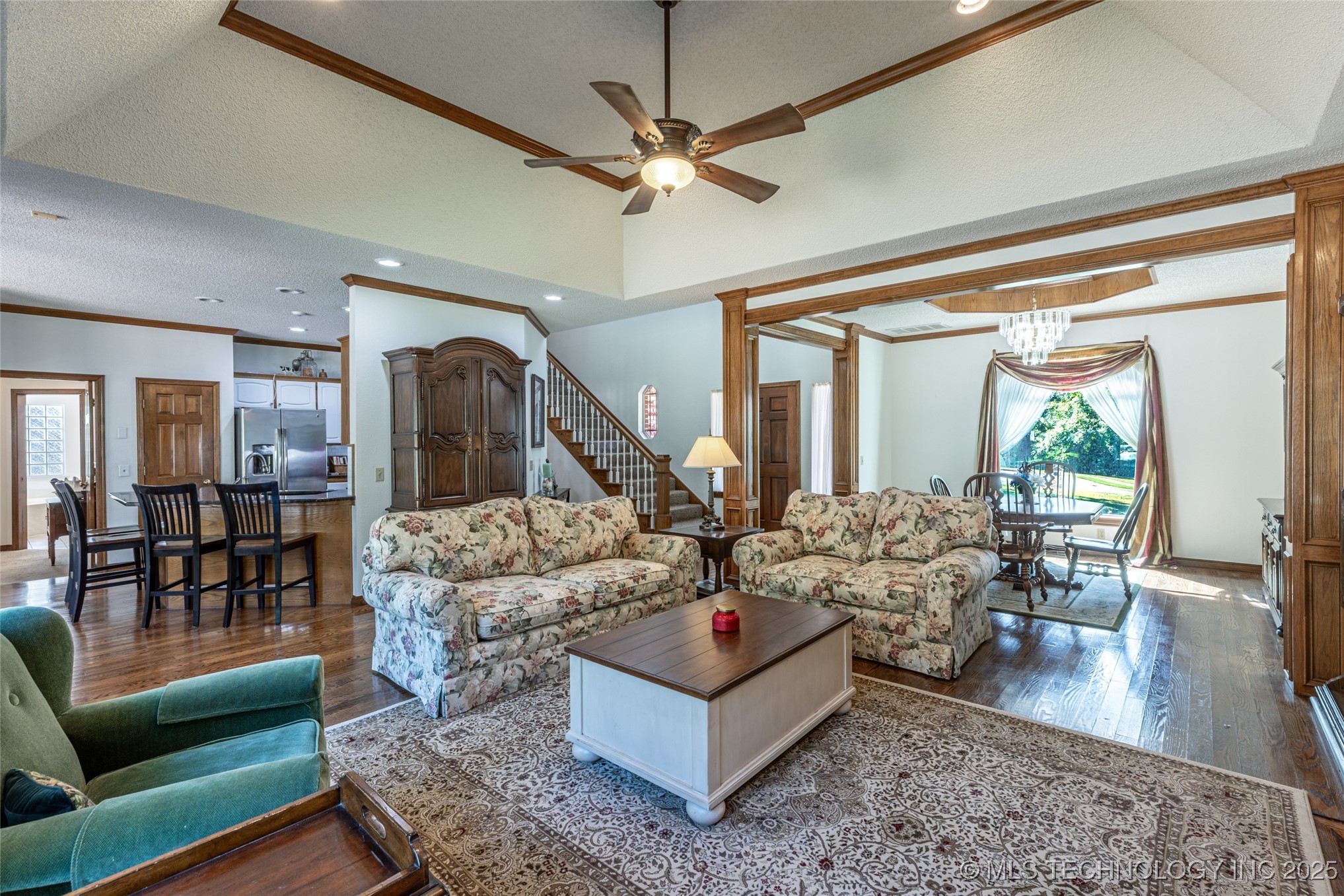 501 W 35th Place