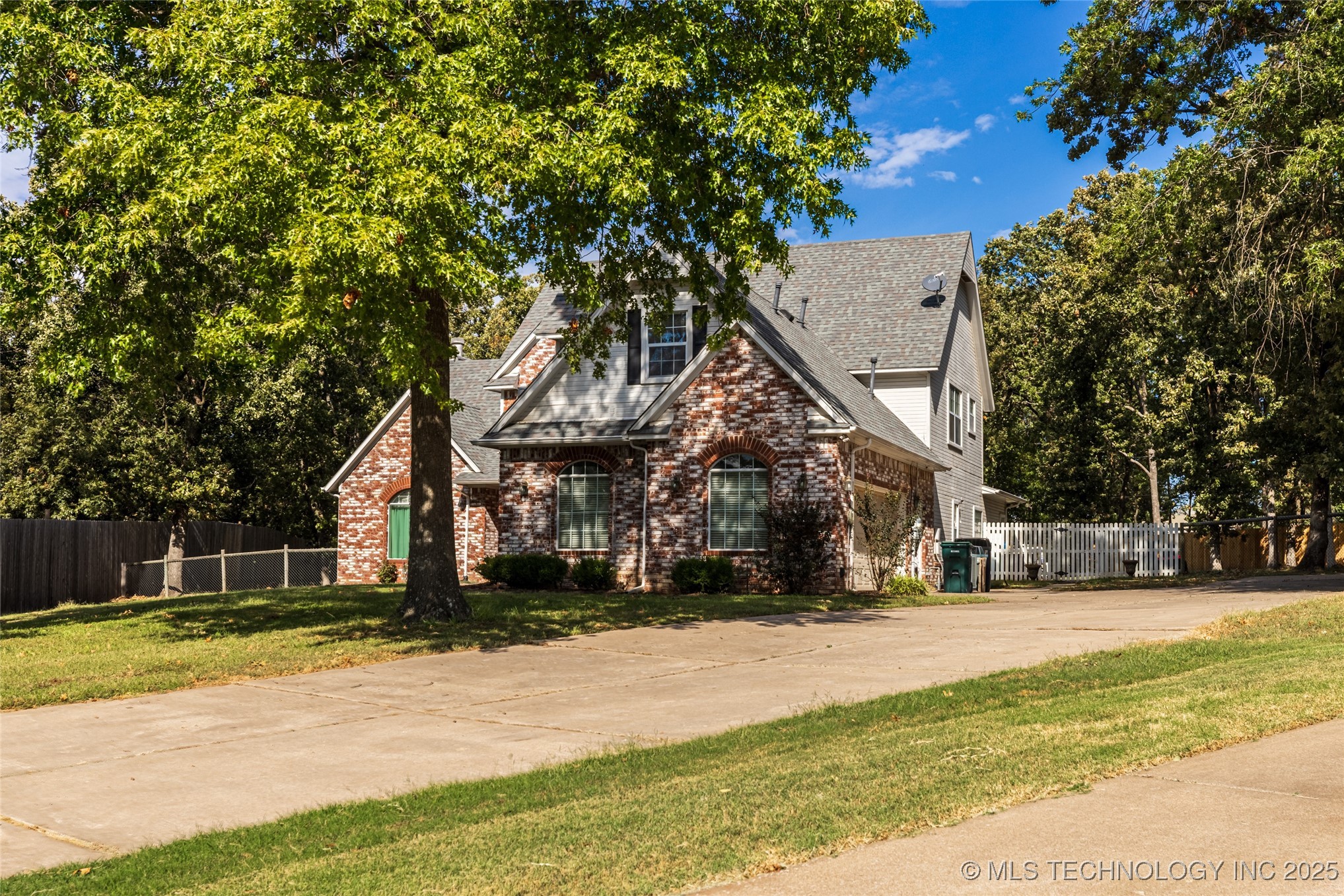 501 W 35th Place