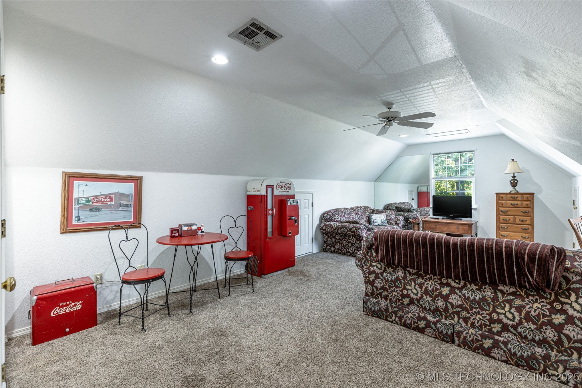 501 W 35th Place