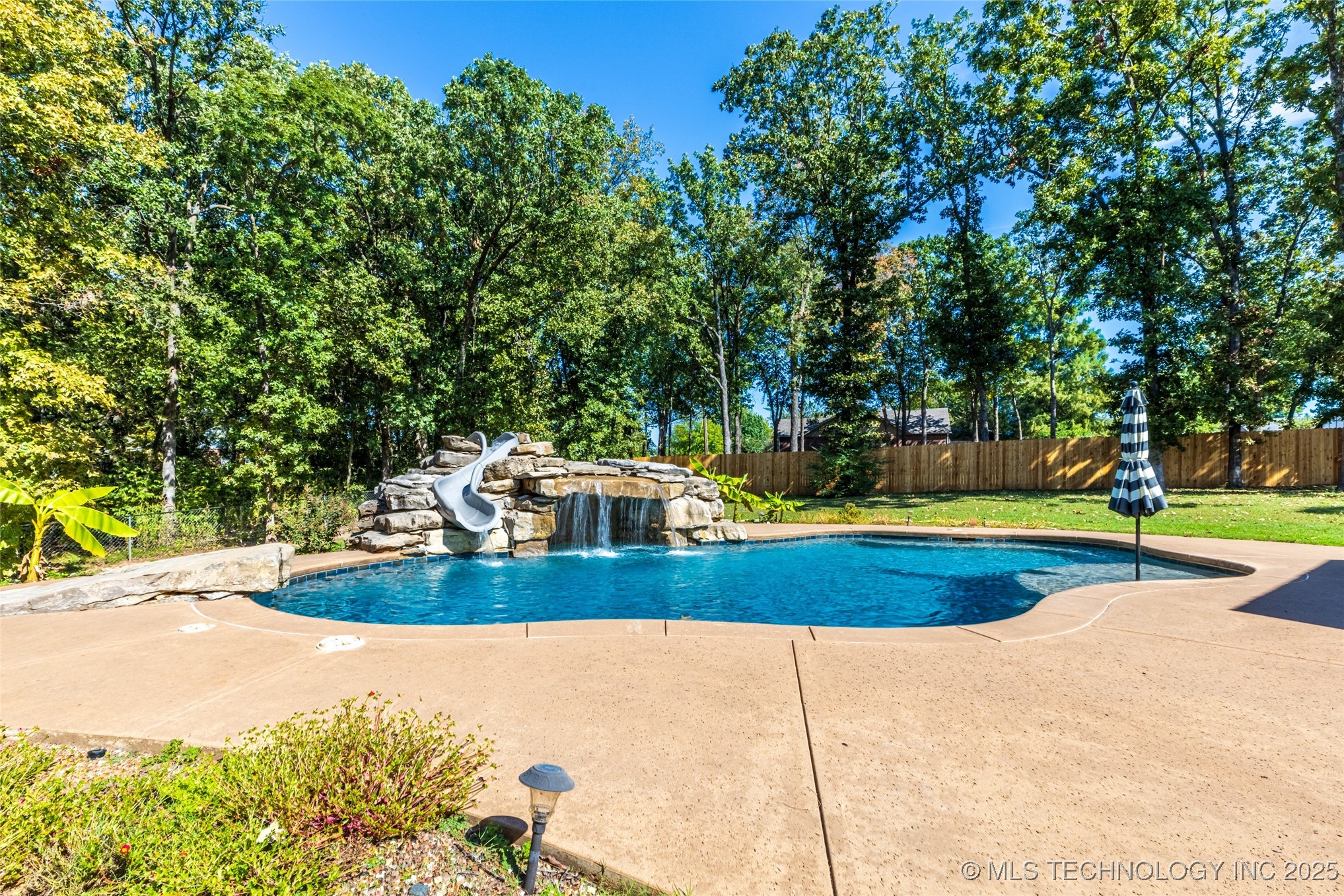 501 W 35th Place