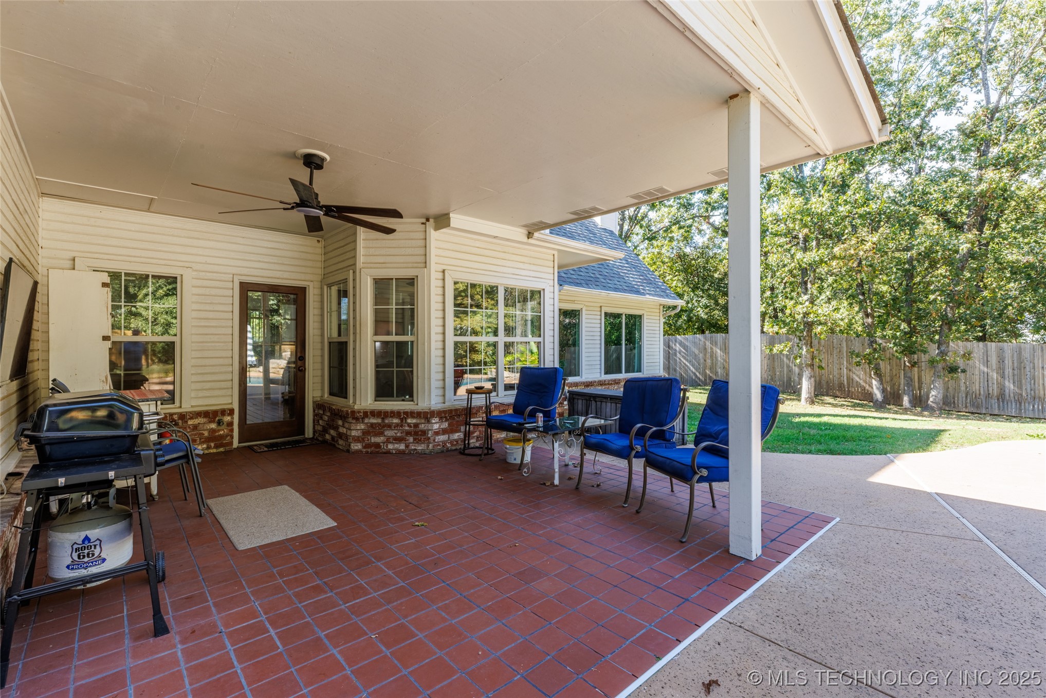501 W 35th Place