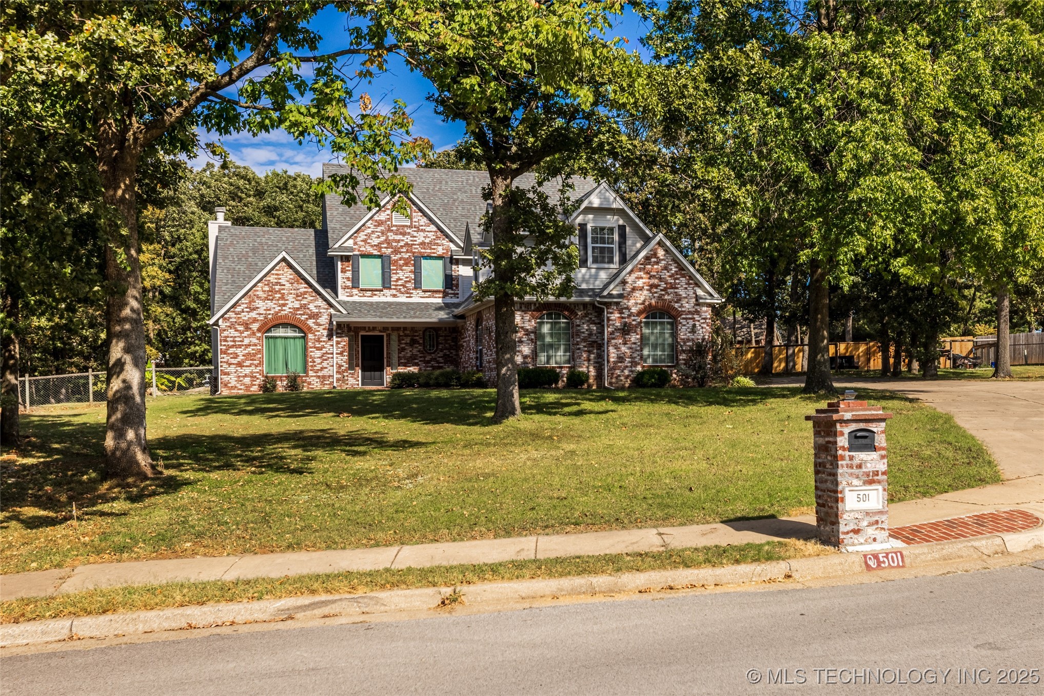 501 W 35th Place