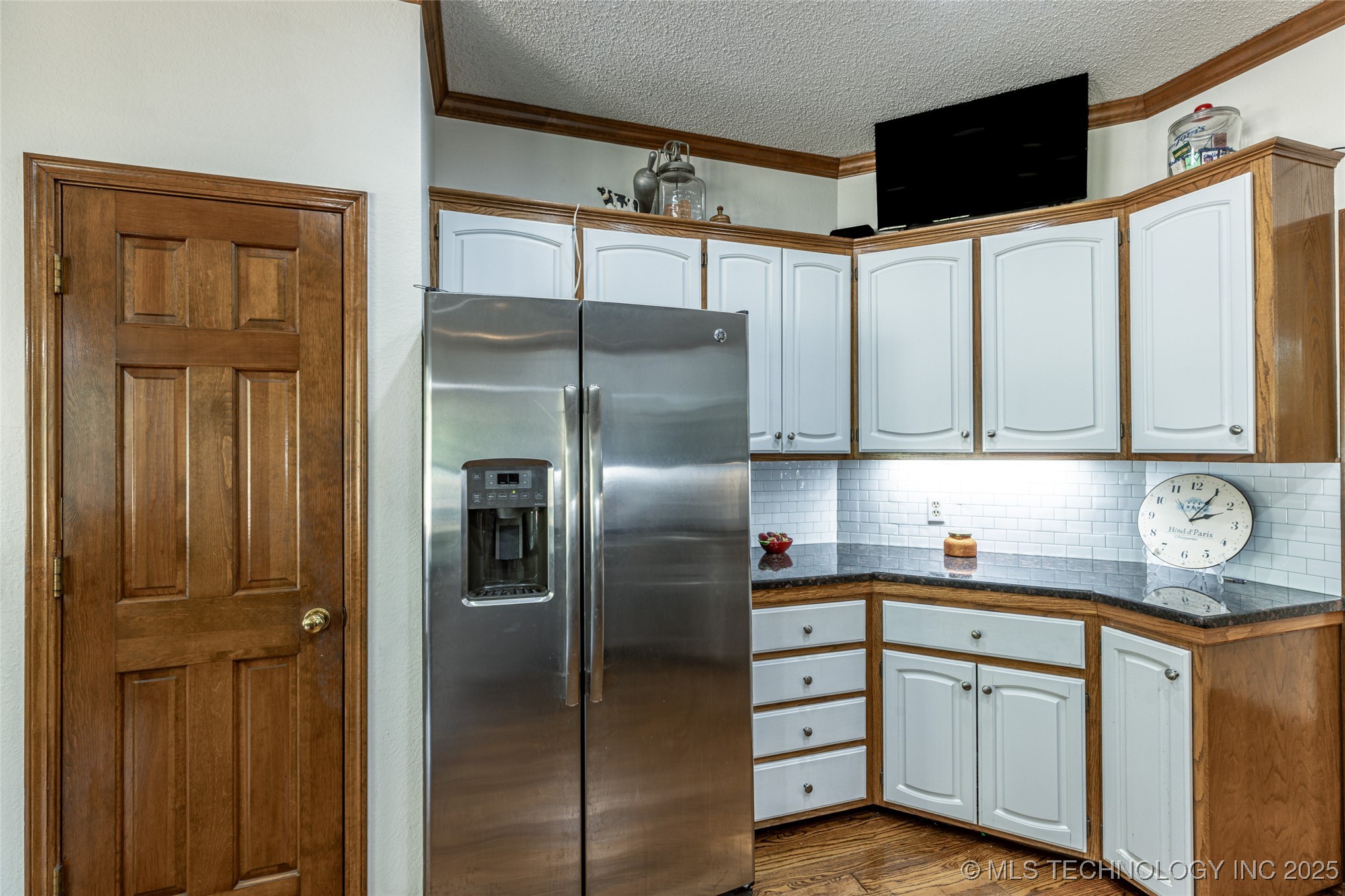 501 W 35th Place