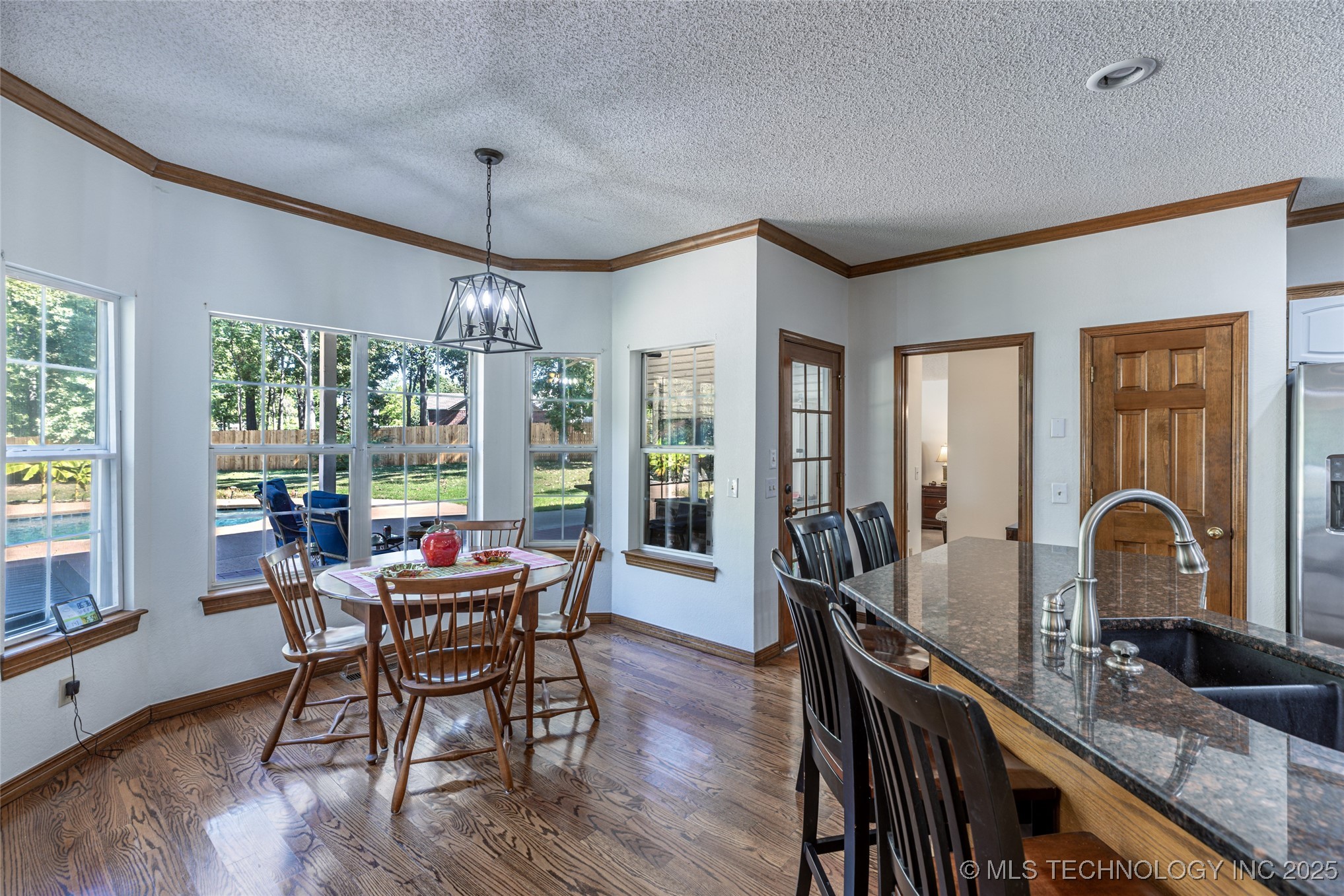 501 W 35th Place