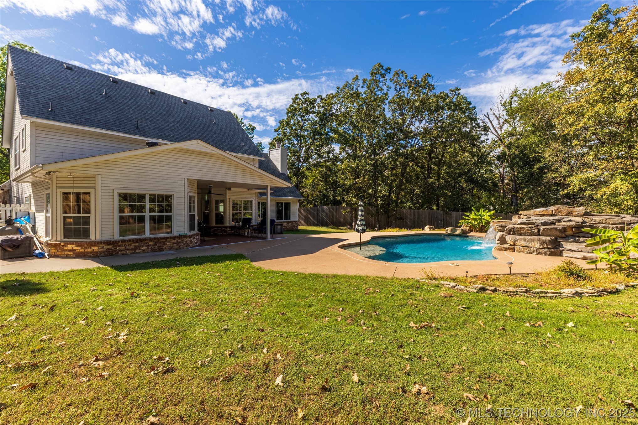 501 W 35th Place