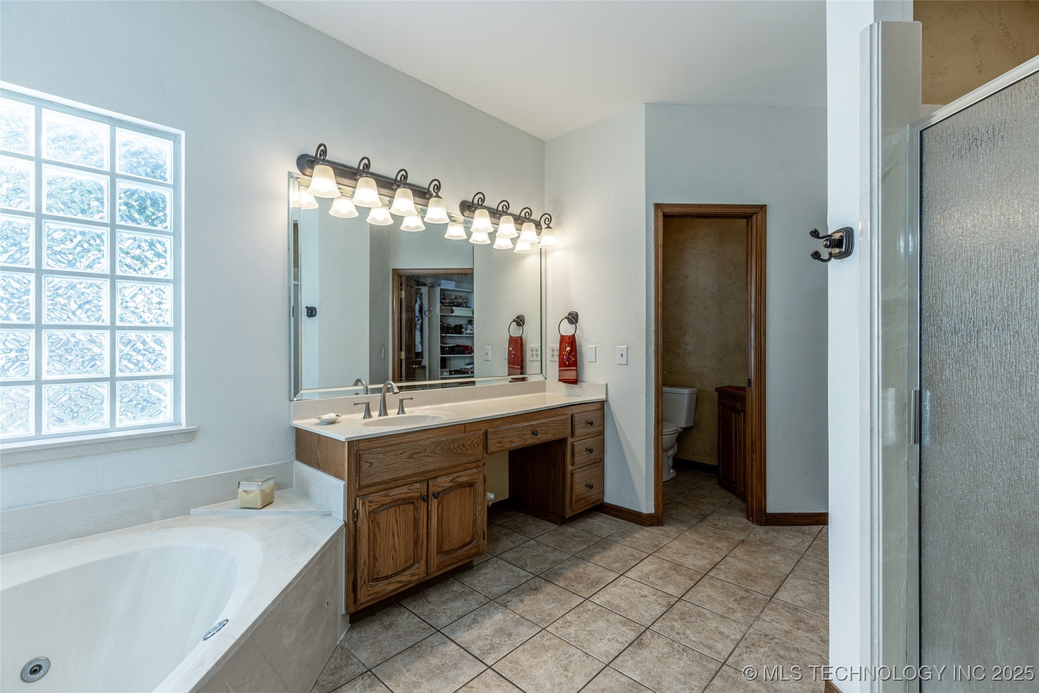 501 W 35th Place