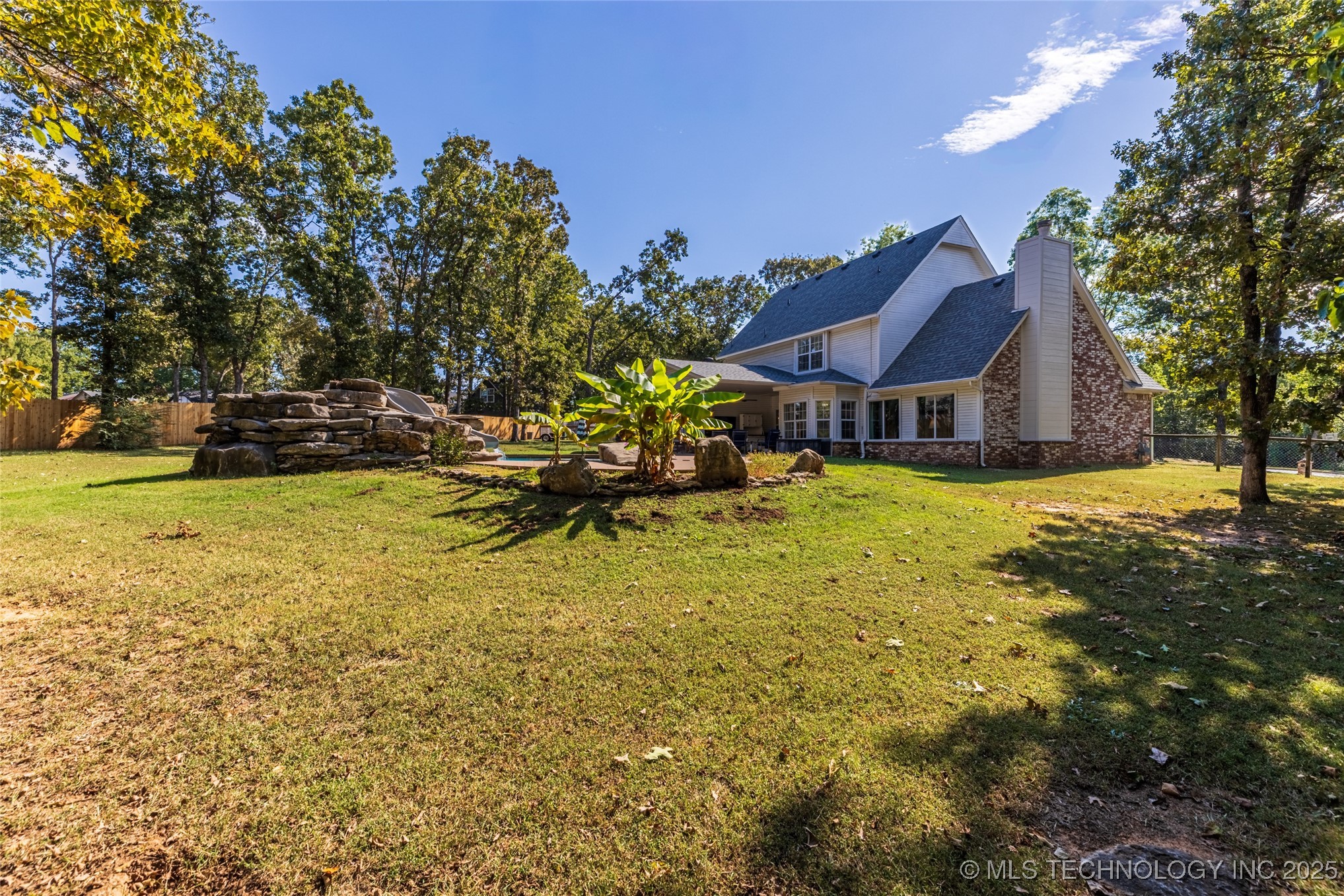 501 W 35th Place