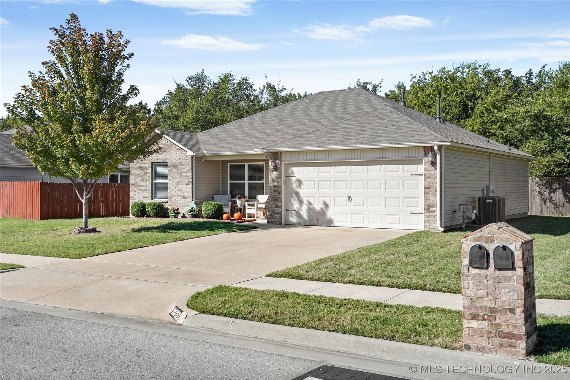 10702 N 100th East Avenue