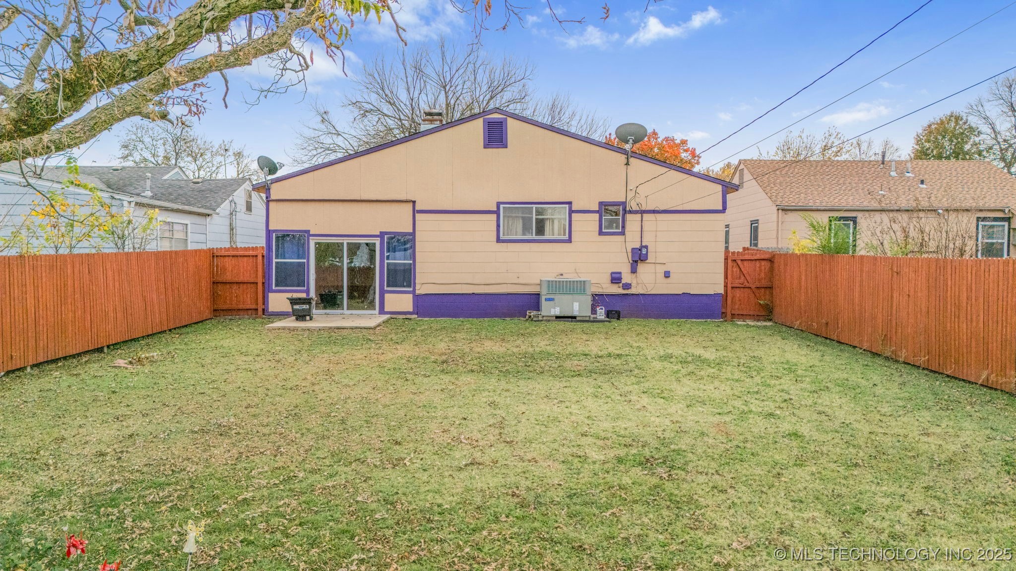 2317 W 47th Place