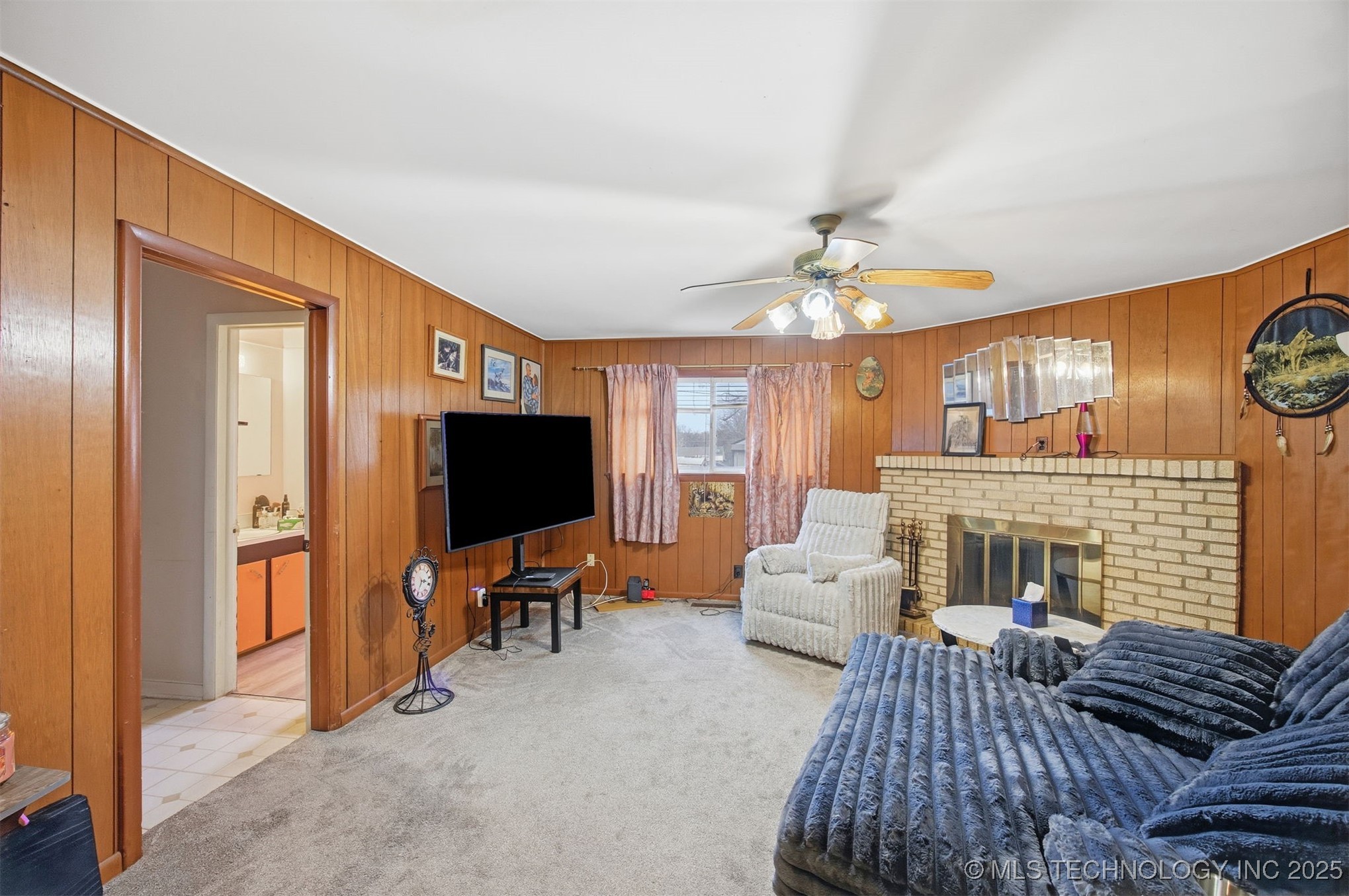 2317 W 47th Place