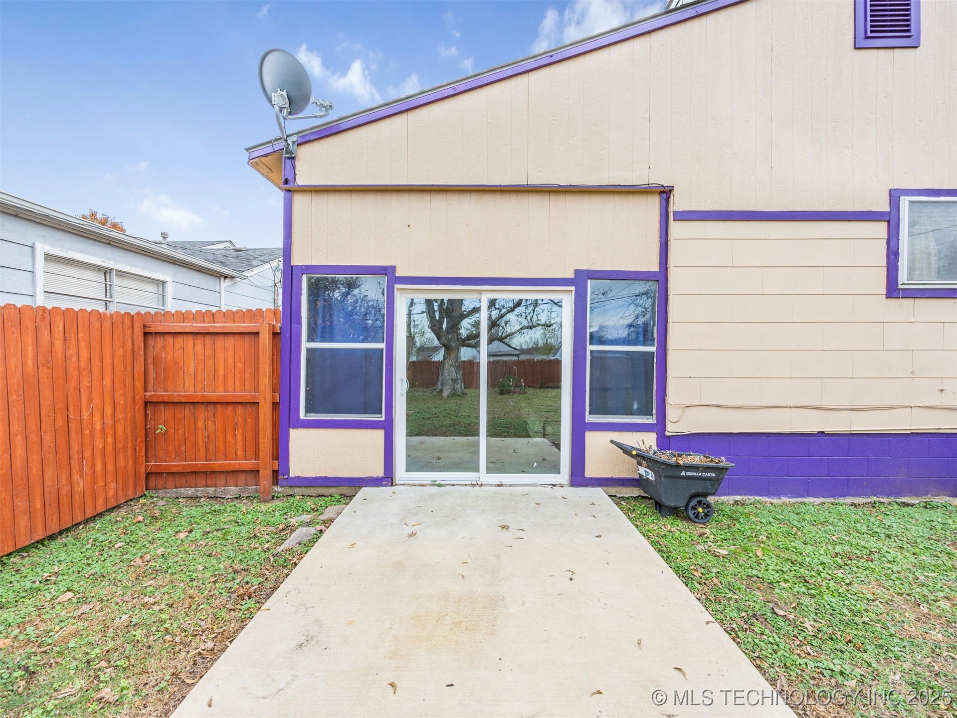 2317 W 47th Place