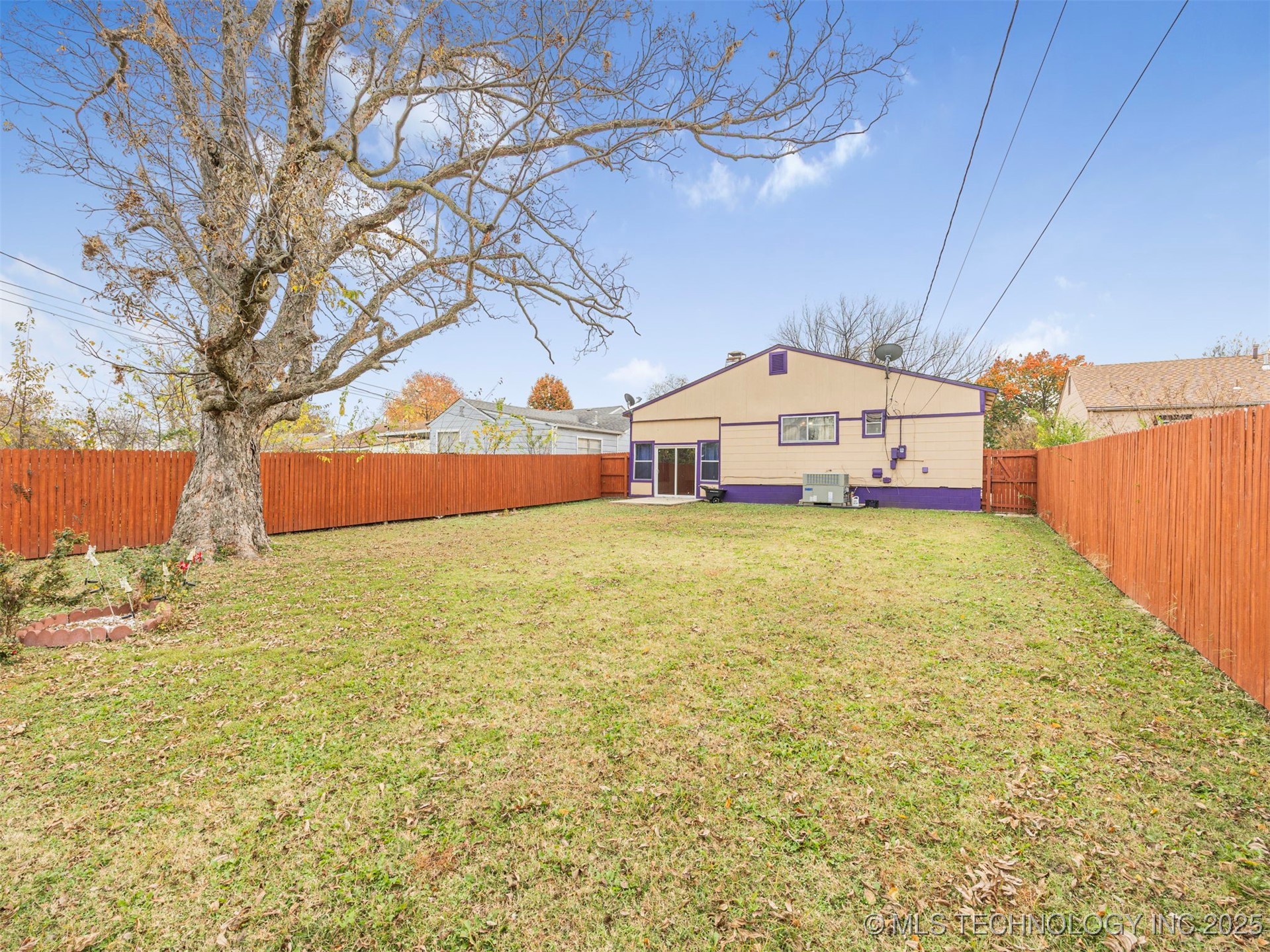 2317 W 47th Place