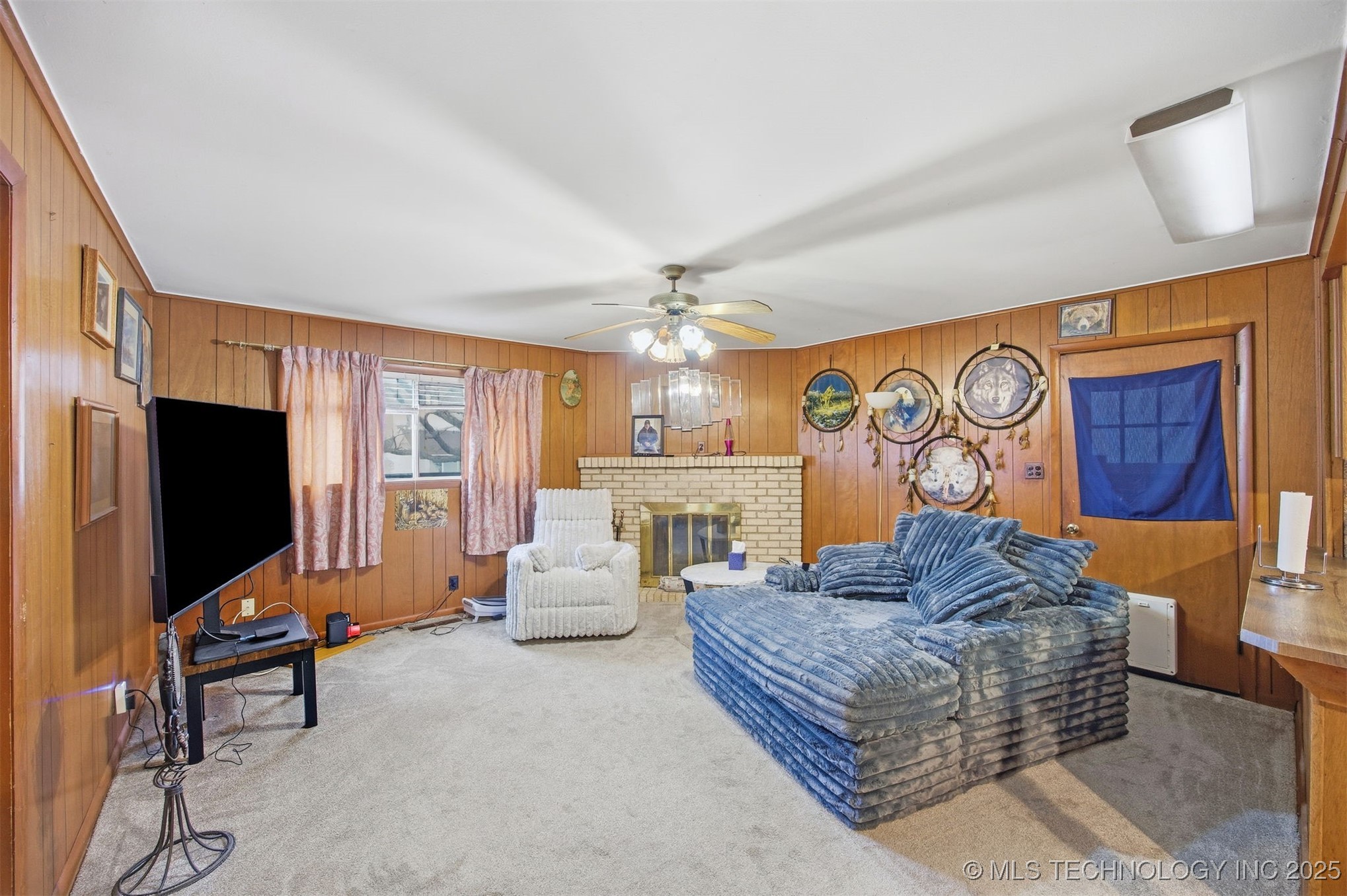 2317 W 47th Place