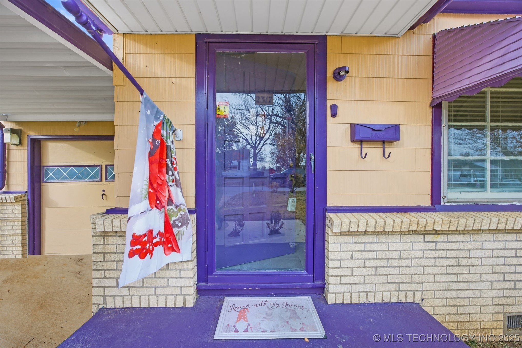 2317 W 47th Place