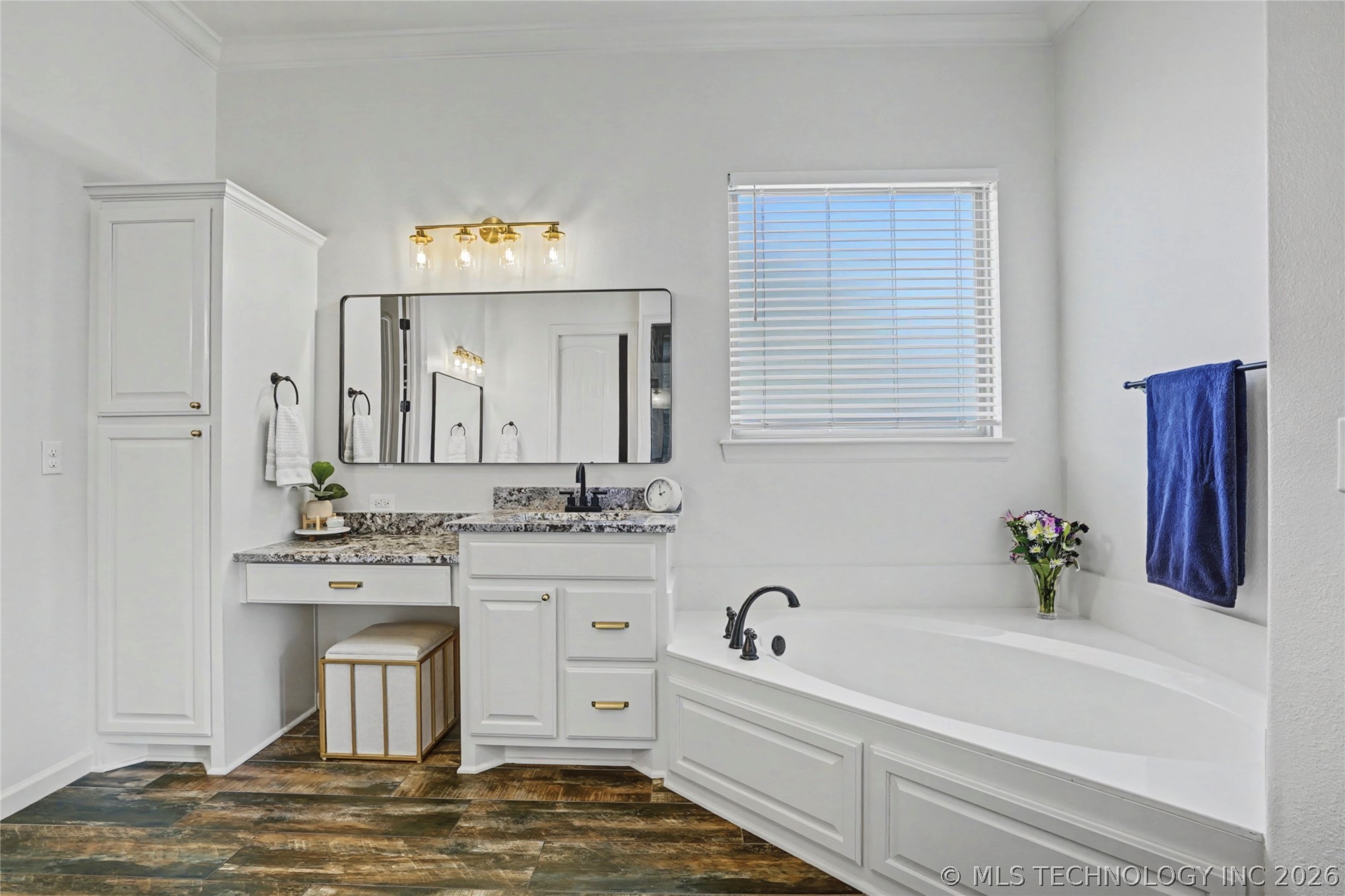 305 E Decatur Street