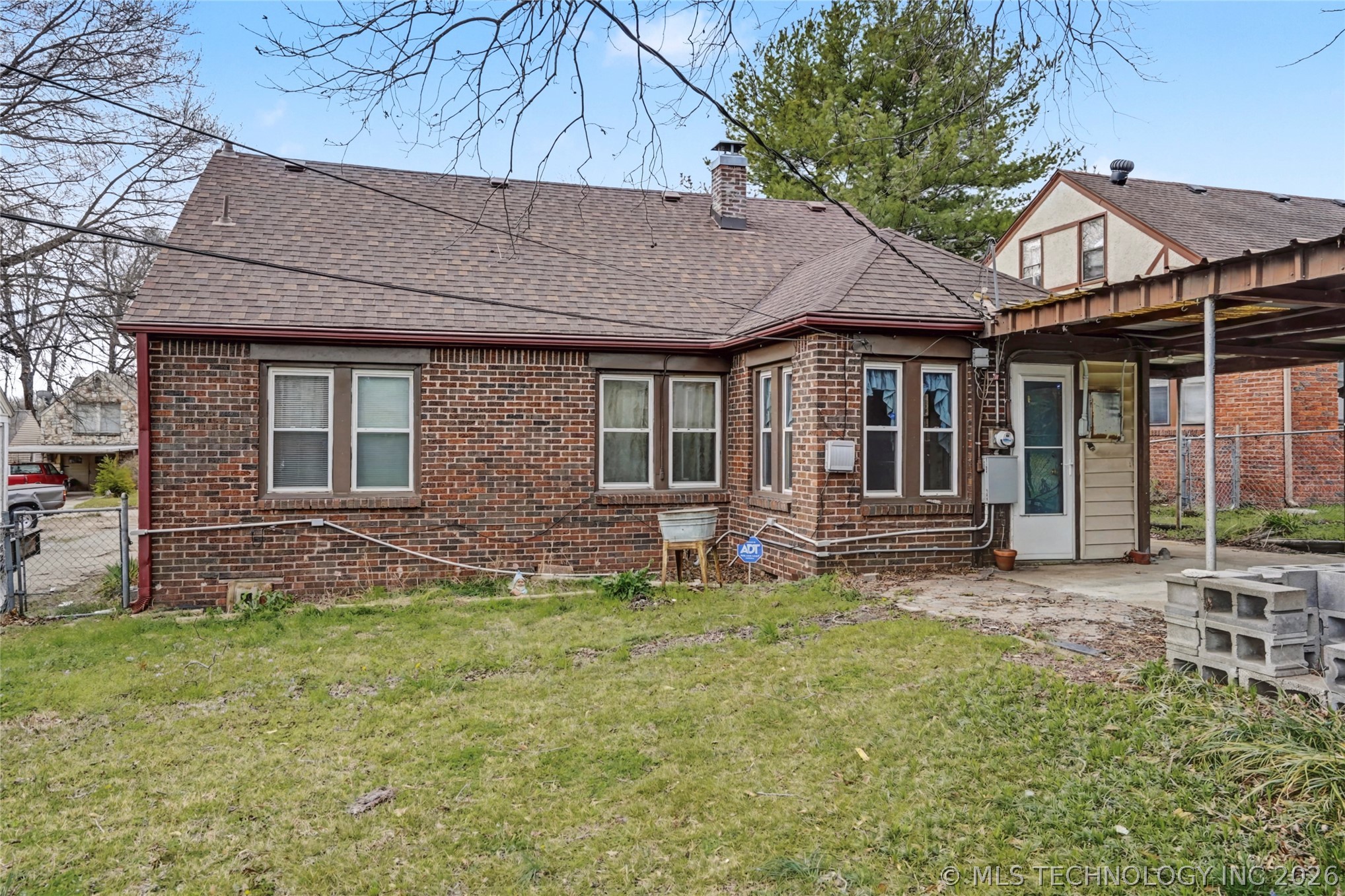 3523 E Admiral Court