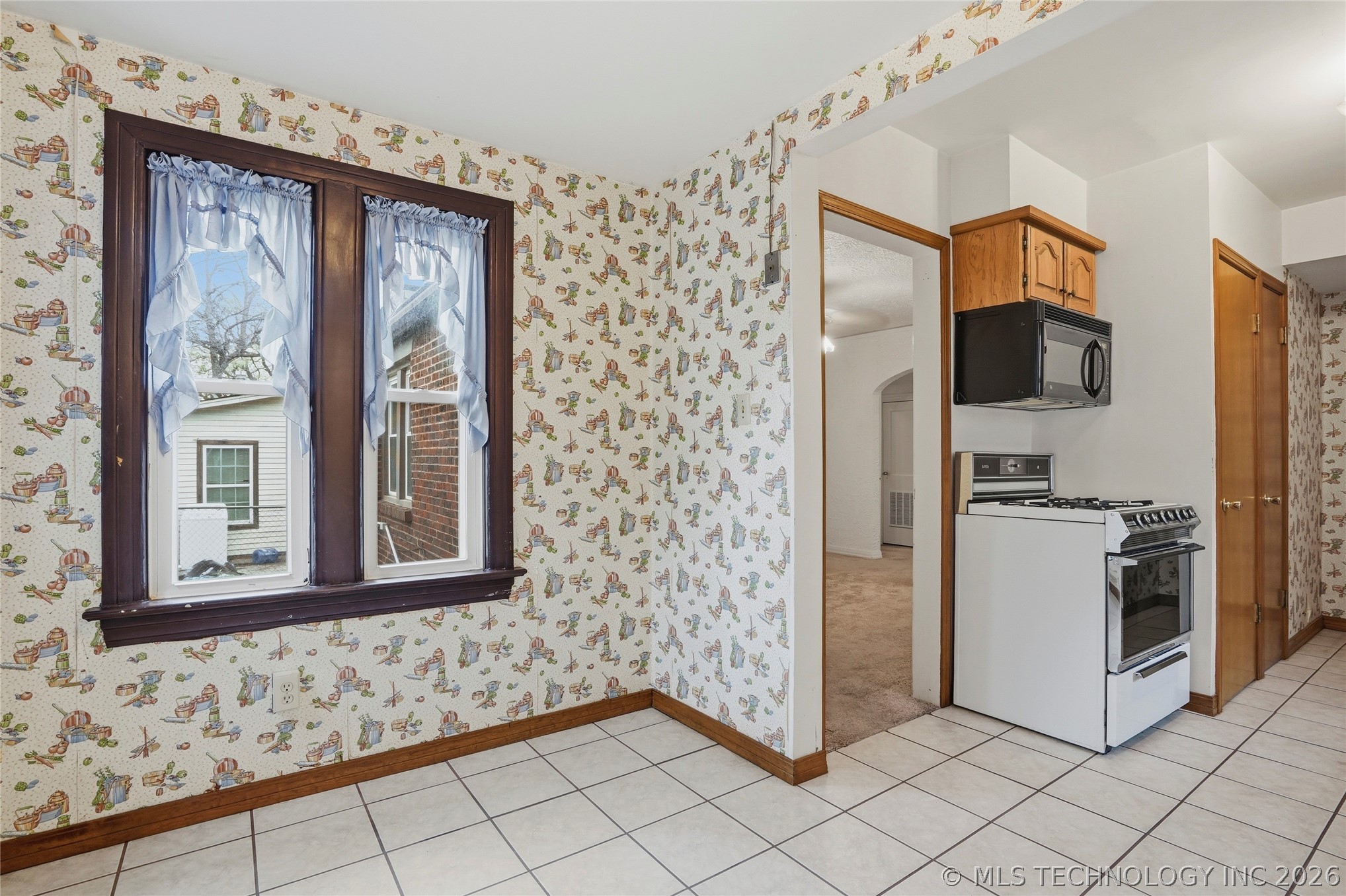 3523 E Admiral Court