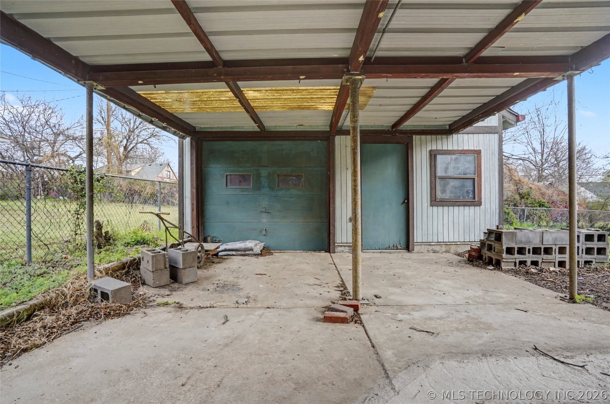 3523 E Admiral Court